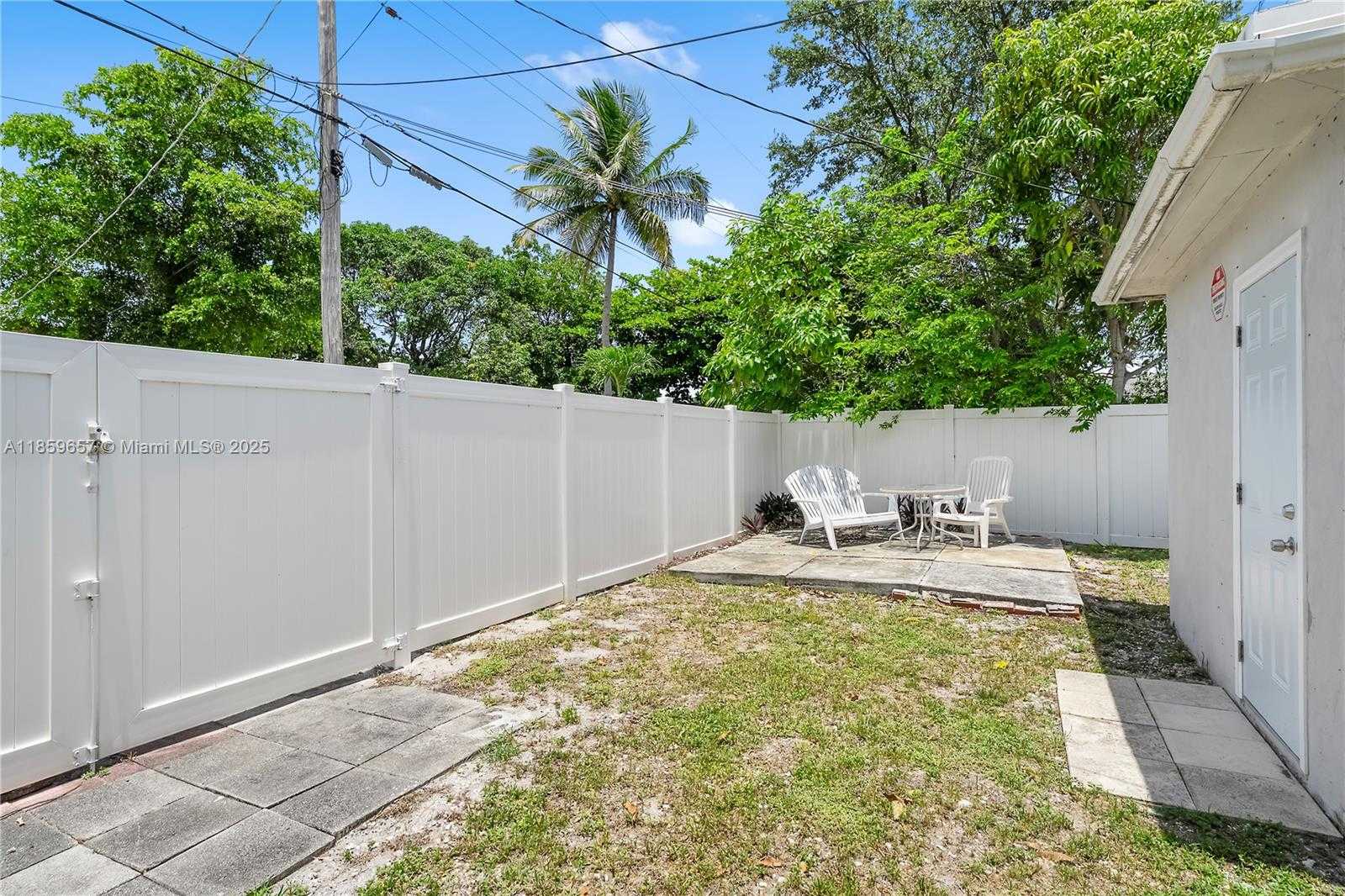 Small Image of 2227 CODY ST, Hollywood Number 23