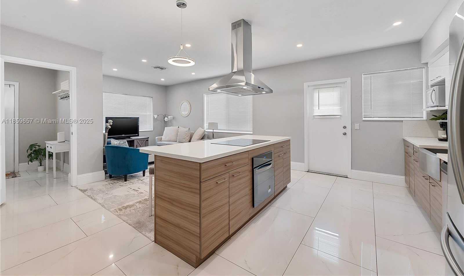 Small Image of 2227 CODY ST, Hollywood Number 7