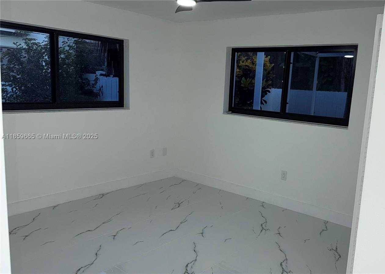 Small Image of 10500 NORTH WEST 2ND CT, Plantation Number 22