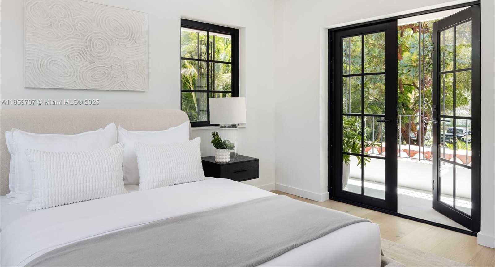 Small Image of 6811 RIVIERA DR, Coral Gables Number 10
