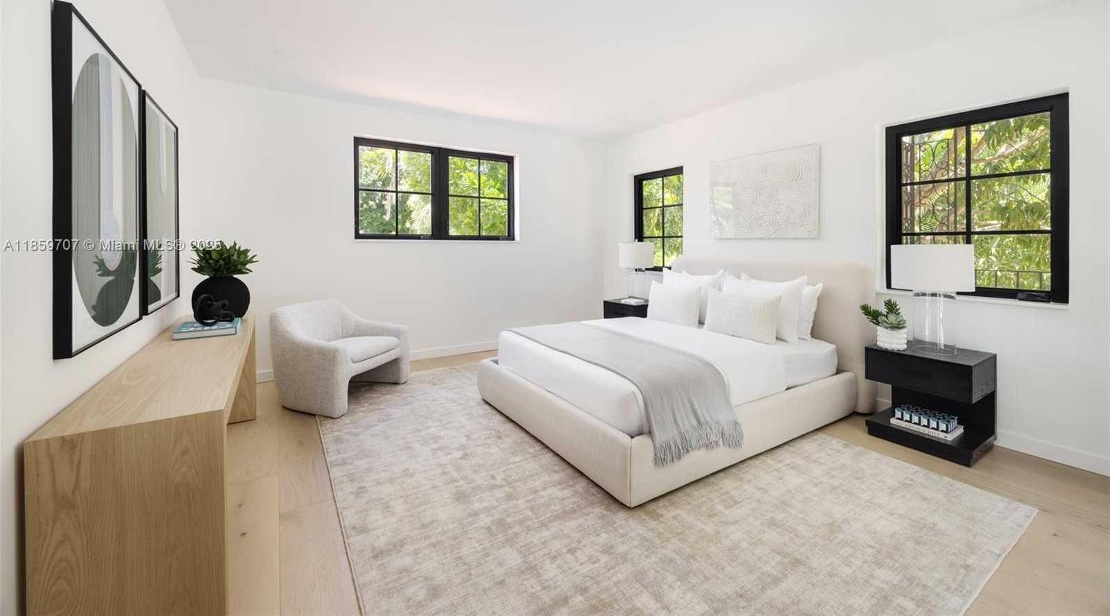 Small Image of 6811 RIVIERA DR, Coral Gables Number 12