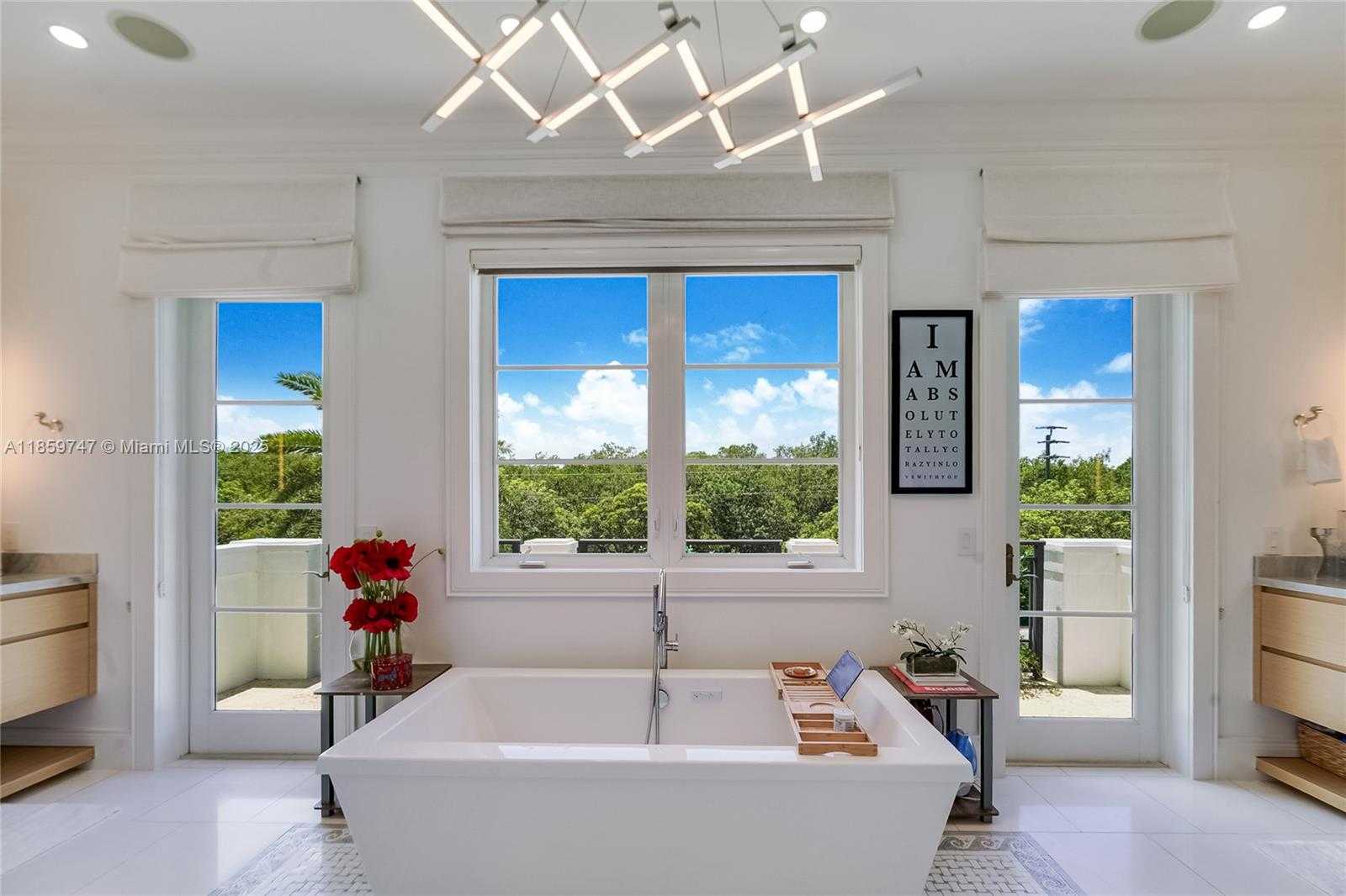 Small Image of 701 BELLA VISTA AVE, Coral Gables Number 12