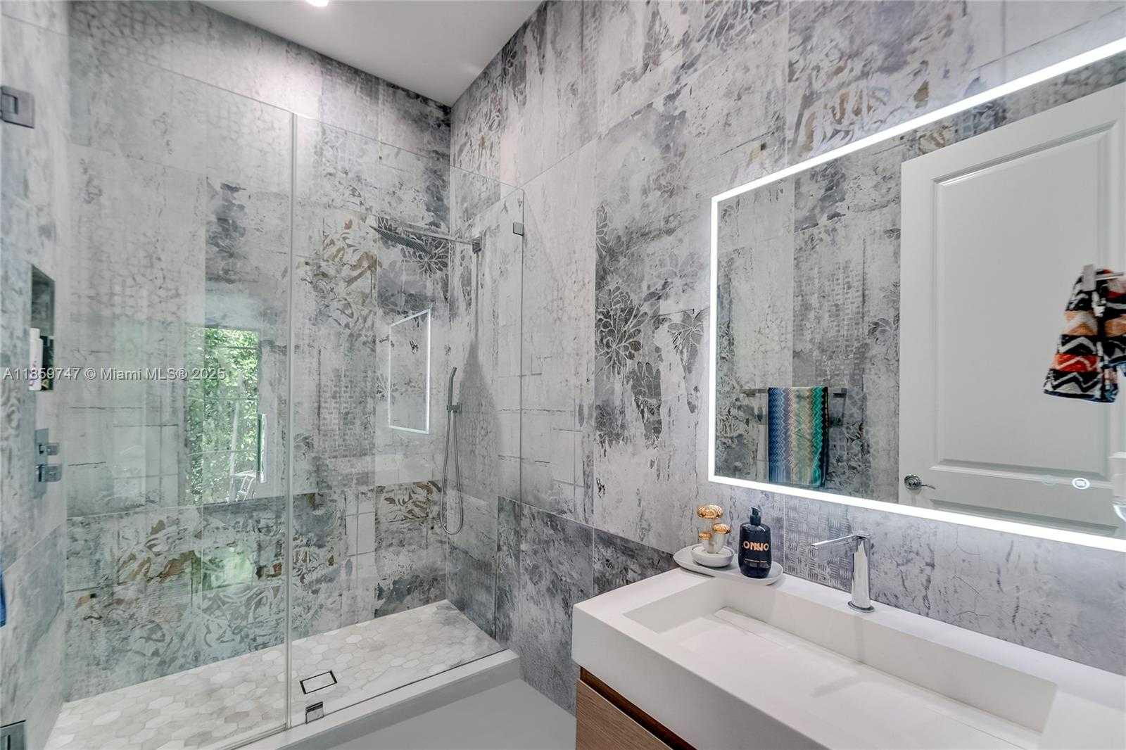 Small Image of 701 BELLA VISTA AVE, Coral Gables Number 18