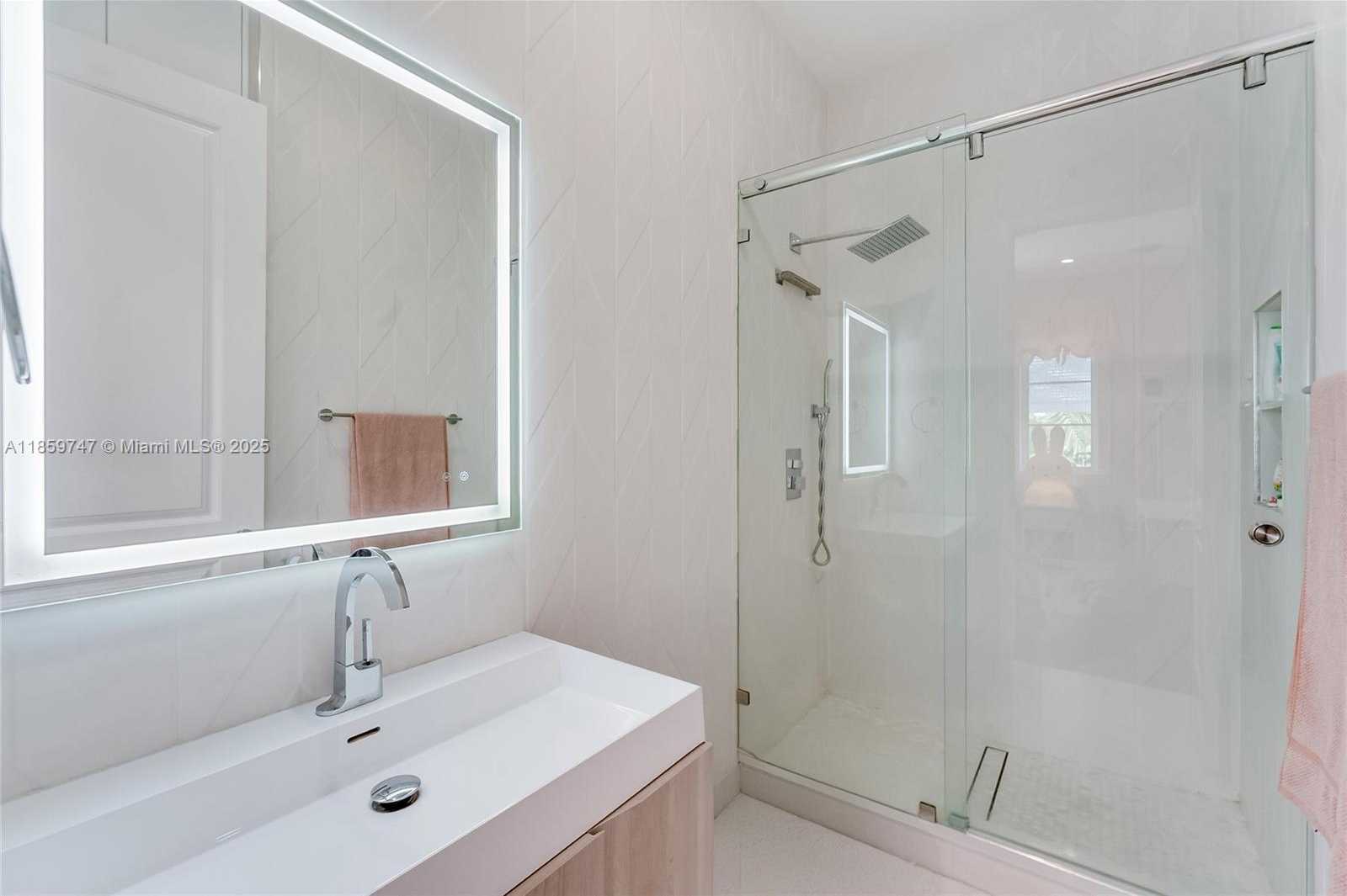 Small Image of 701 BELLA VISTA AVE, Coral Gables Number 22