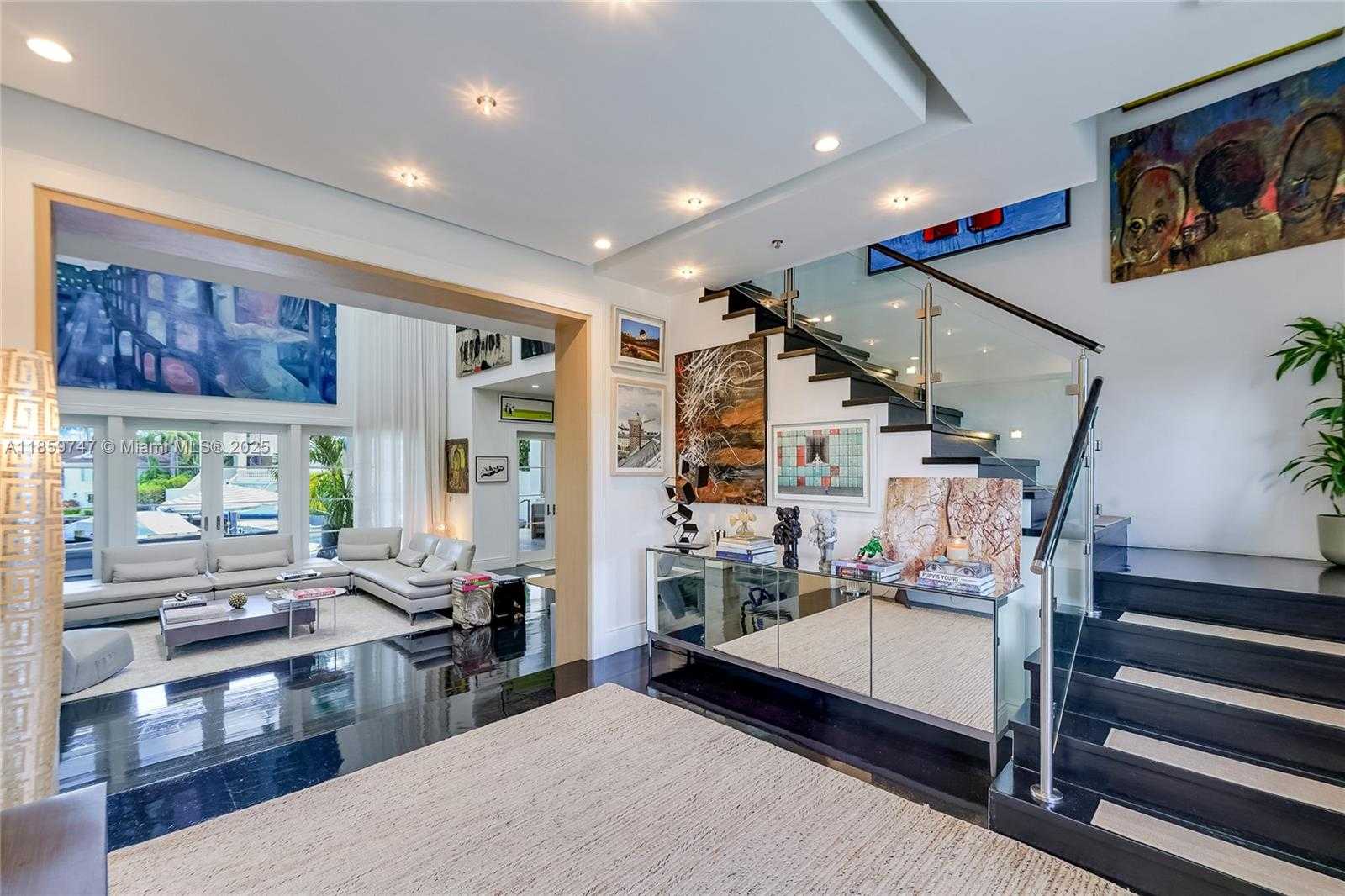 Small Image of 701 BELLA VISTA AVE, Coral Gables Number 4