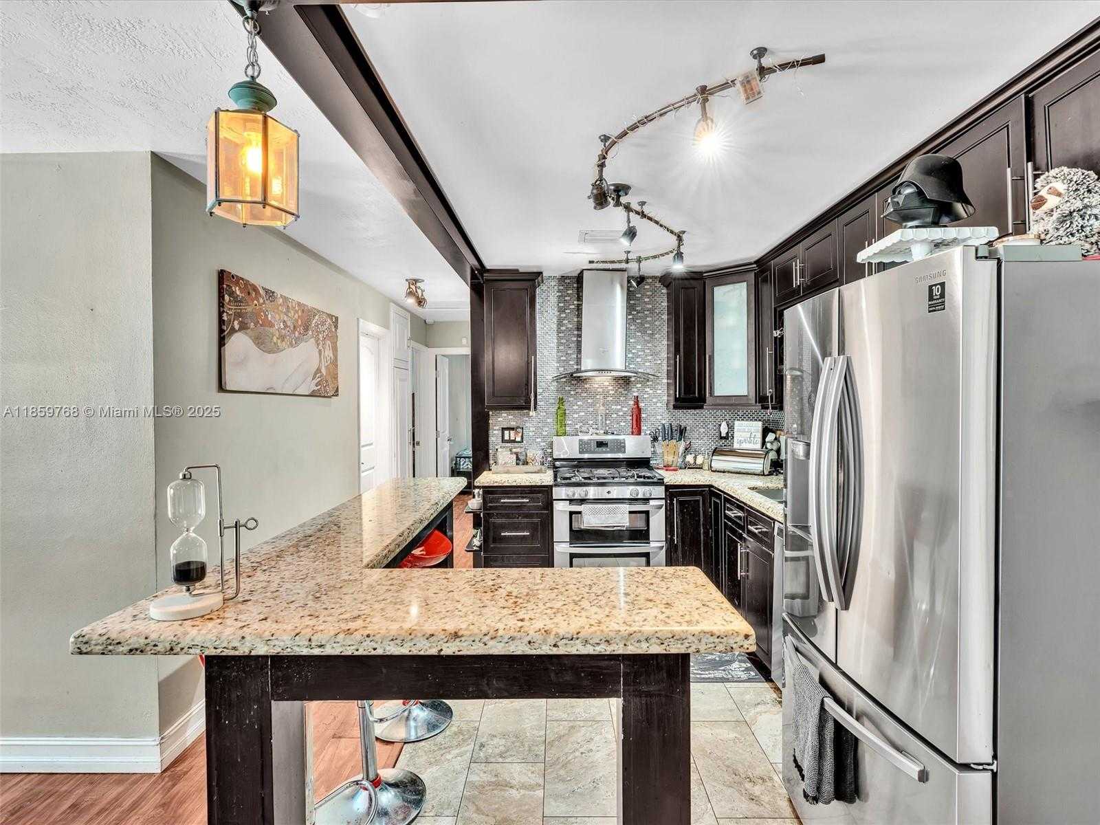 Small Image of 6472 JOHNSON ST, Hollywood Number 13