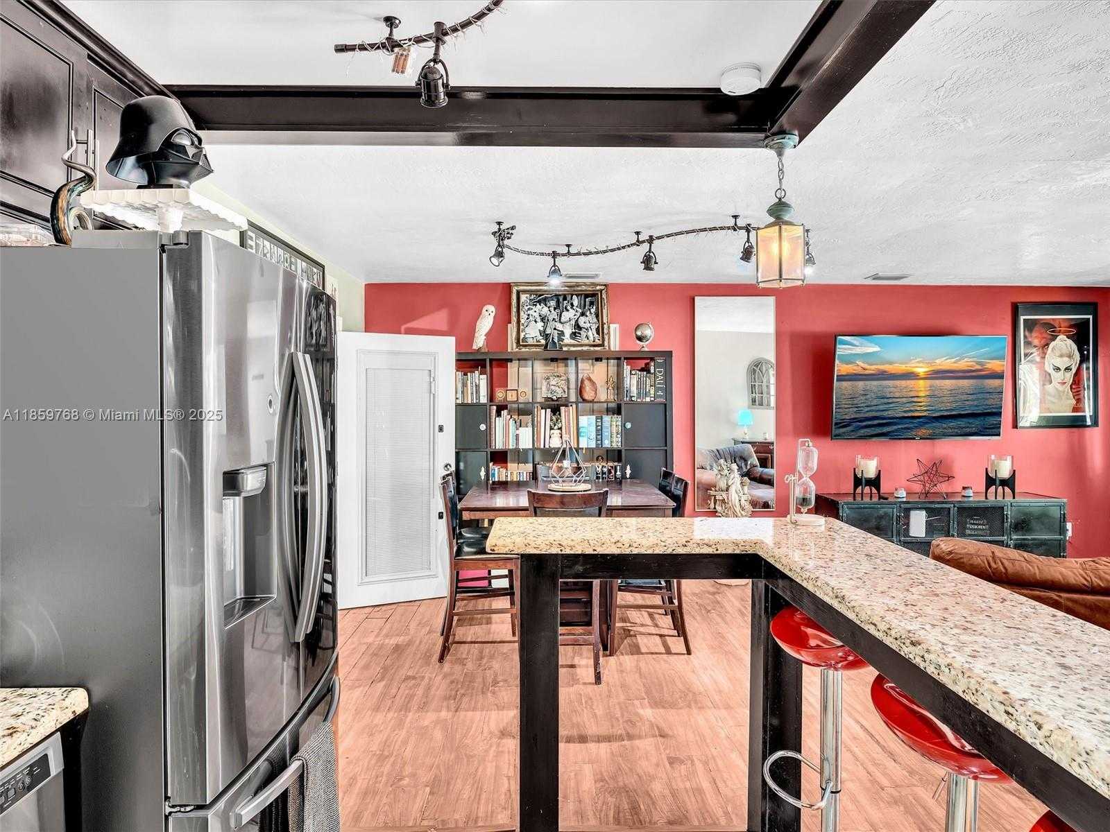 Small Image of 6472 JOHNSON ST, Hollywood Number 18