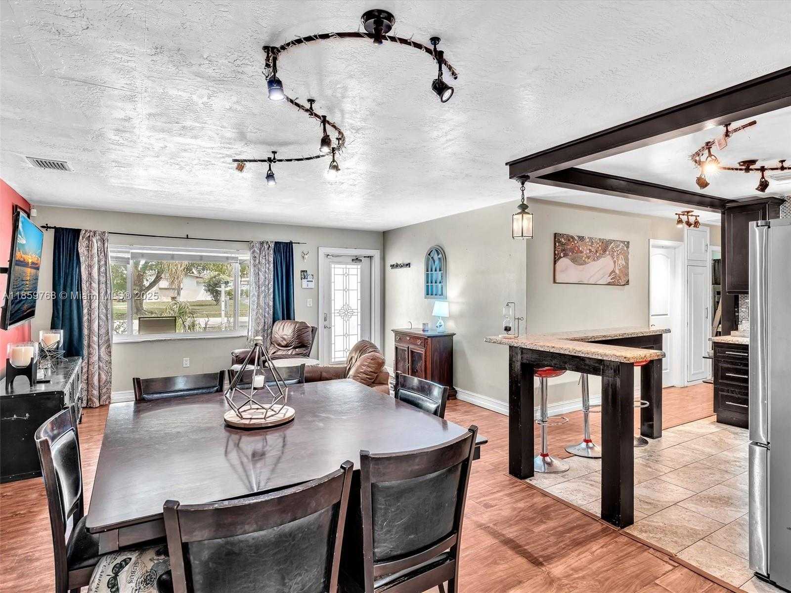 Small Image of 6472 JOHNSON ST, Hollywood Number 21