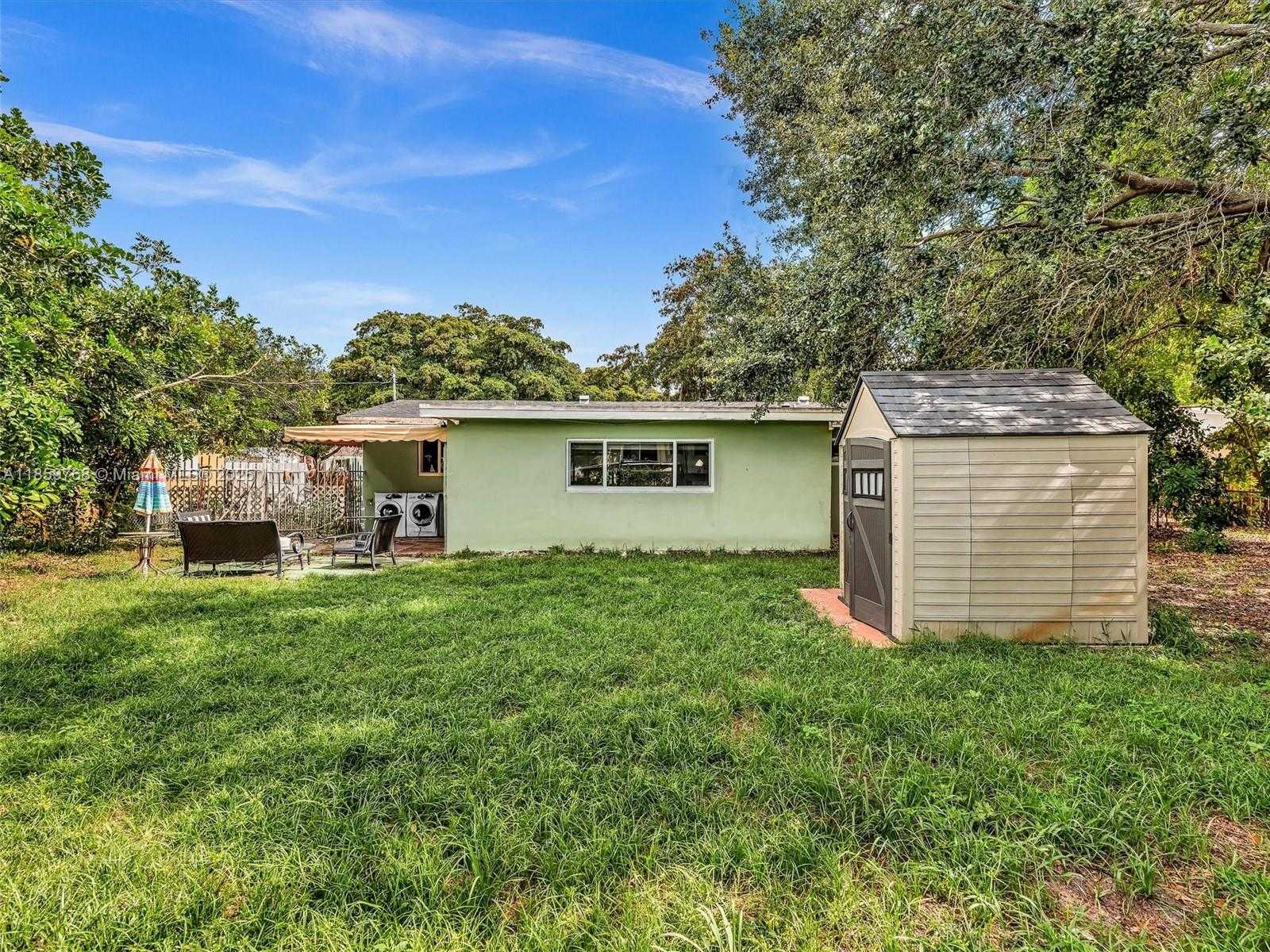 Small Image of 6472 JOHNSON ST, Hollywood Number 3