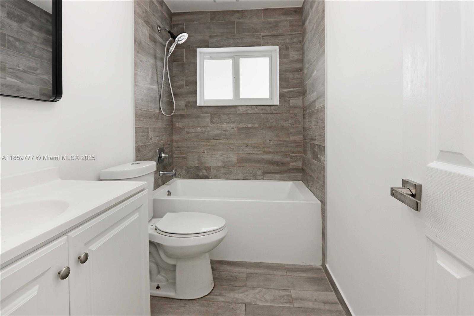 Small Image of 1110 SOUTH 14TH AVE, Hollywood Number 24