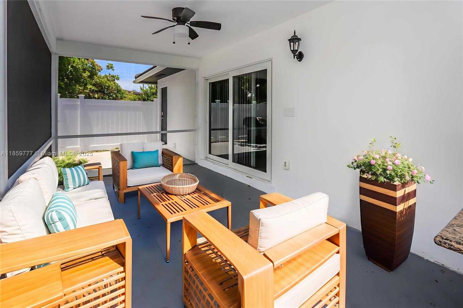 Small Image of 1110 SOUTH 14TH AVE, Hollywood Number 3