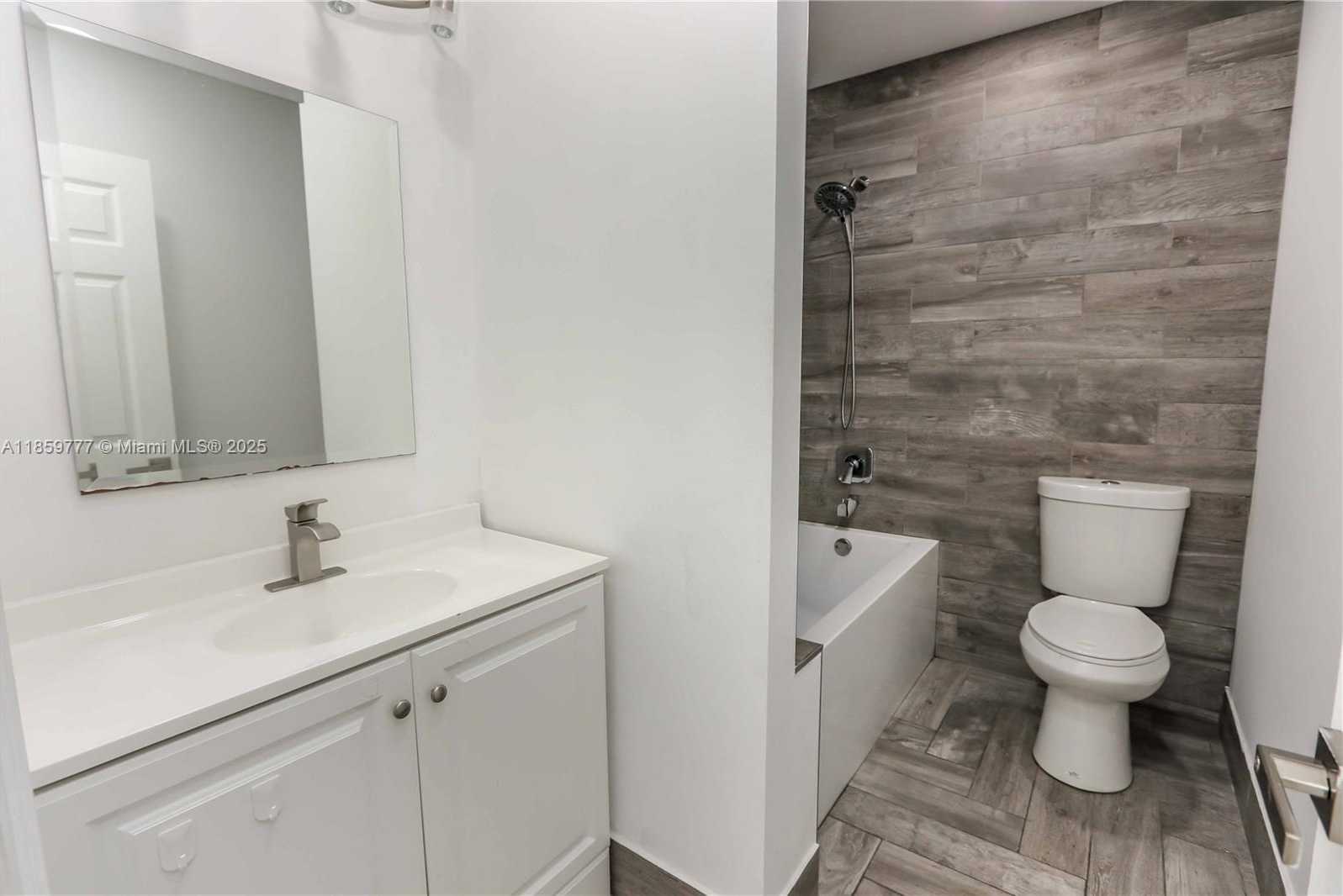 Small Image of 1110 SOUTH 14TH AVE, Hollywood Number 34