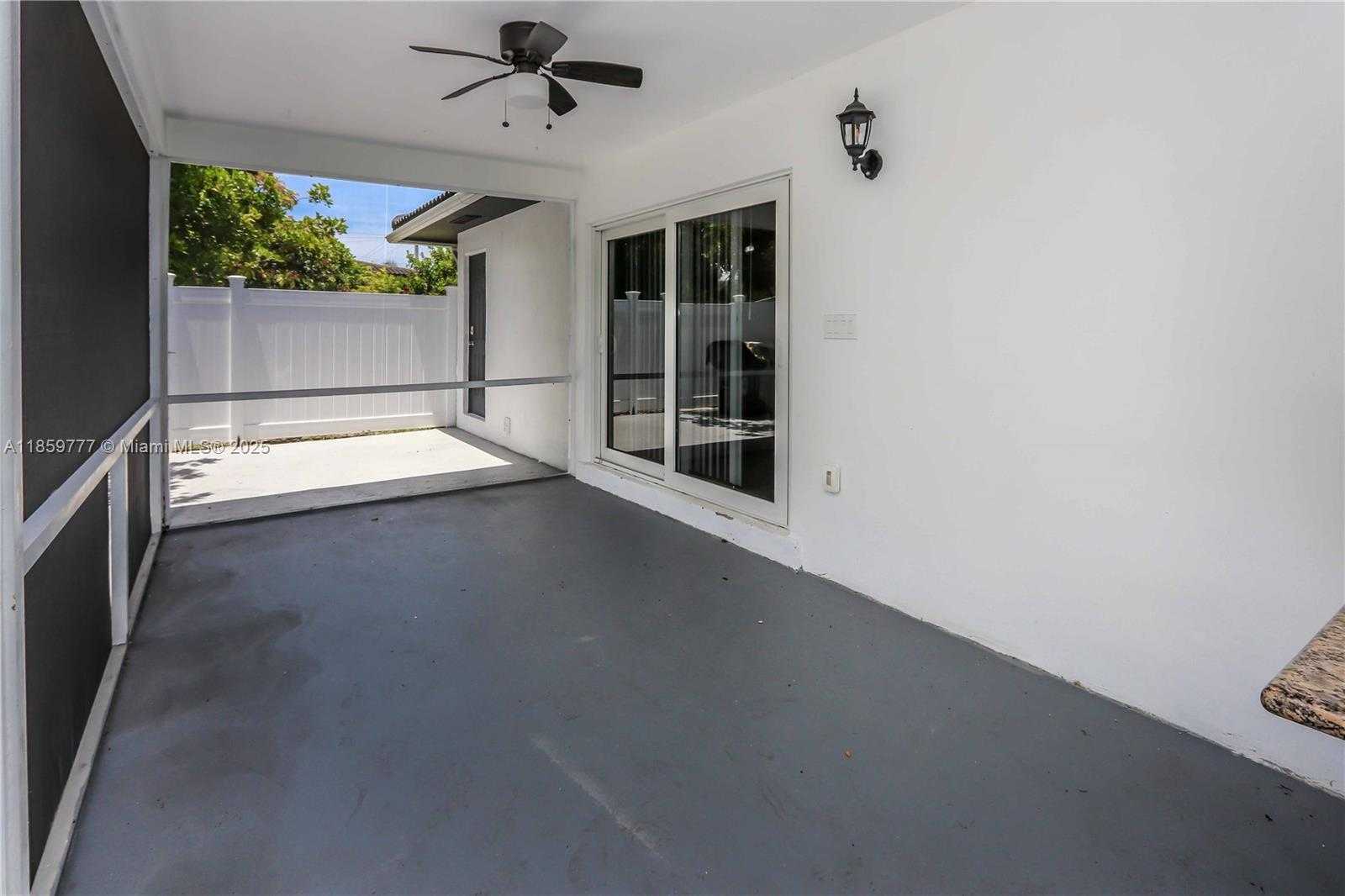 Small Image of 1110 SOUTH 14TH AVE, Hollywood Number 36