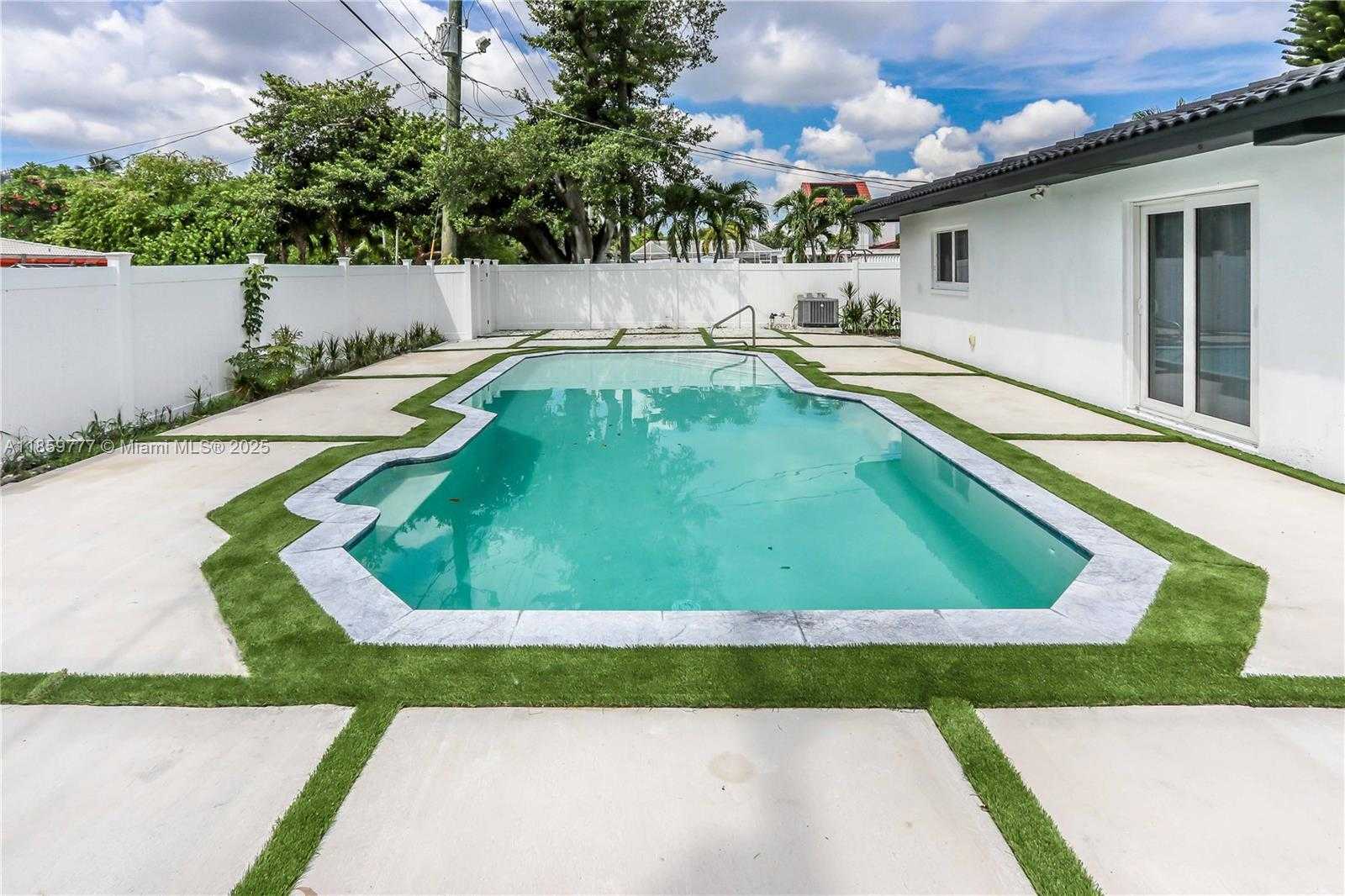 Small Image of 1110 SOUTH 14TH AVE, Hollywood Number 42