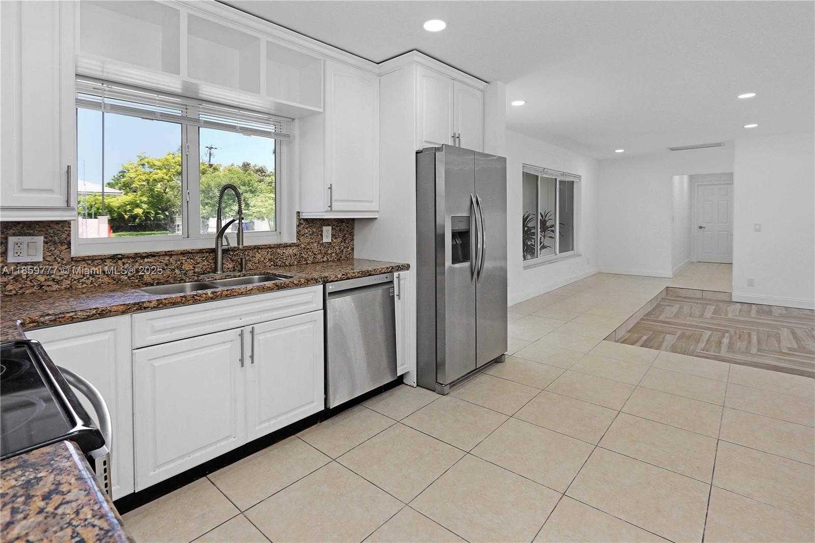 Small Image of 1110 SOUTH 14TH AVE, Hollywood Number 9