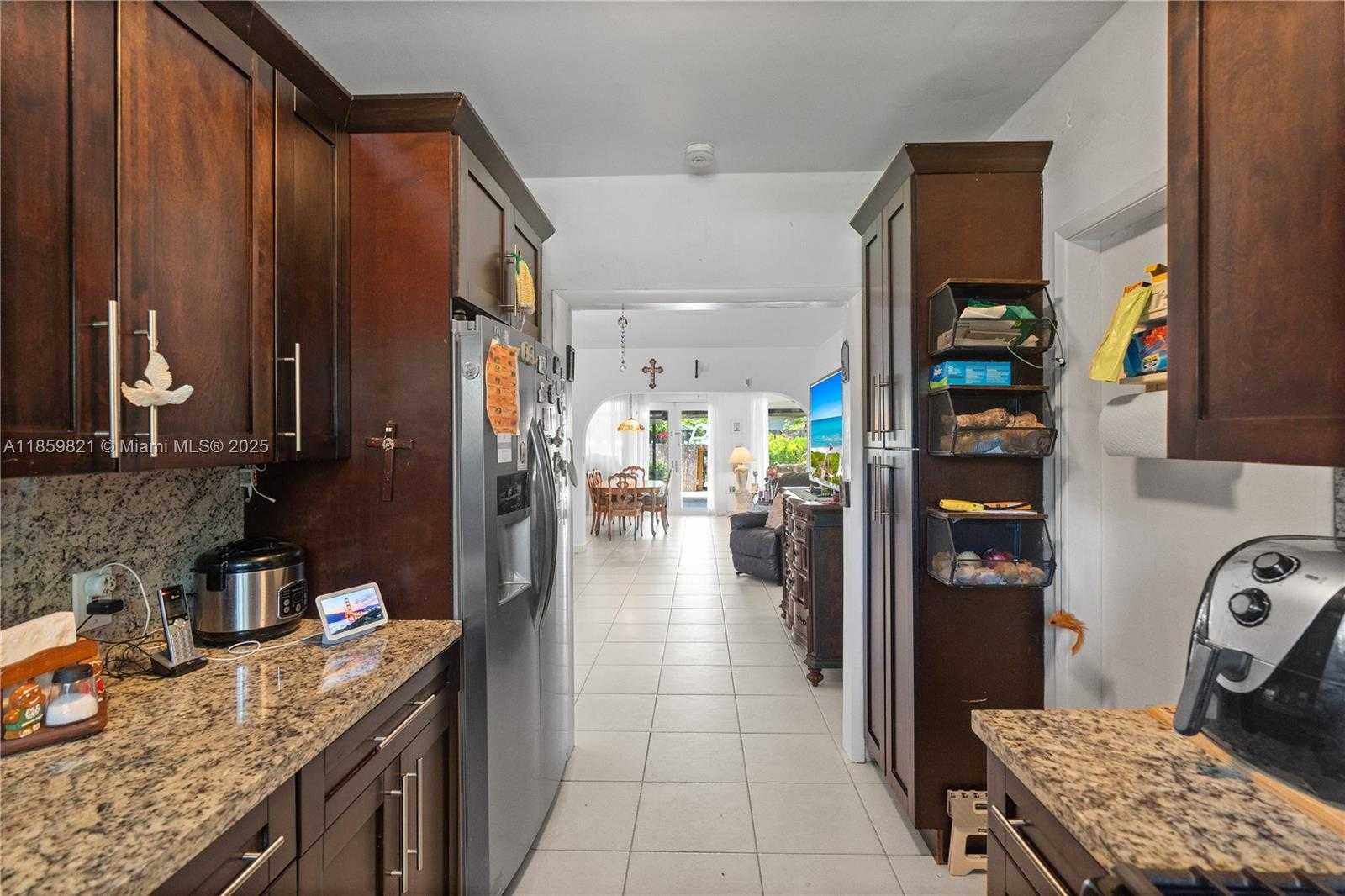 Small Image of 7528 HISPANOLA AVE, North Bay Village Number 13
