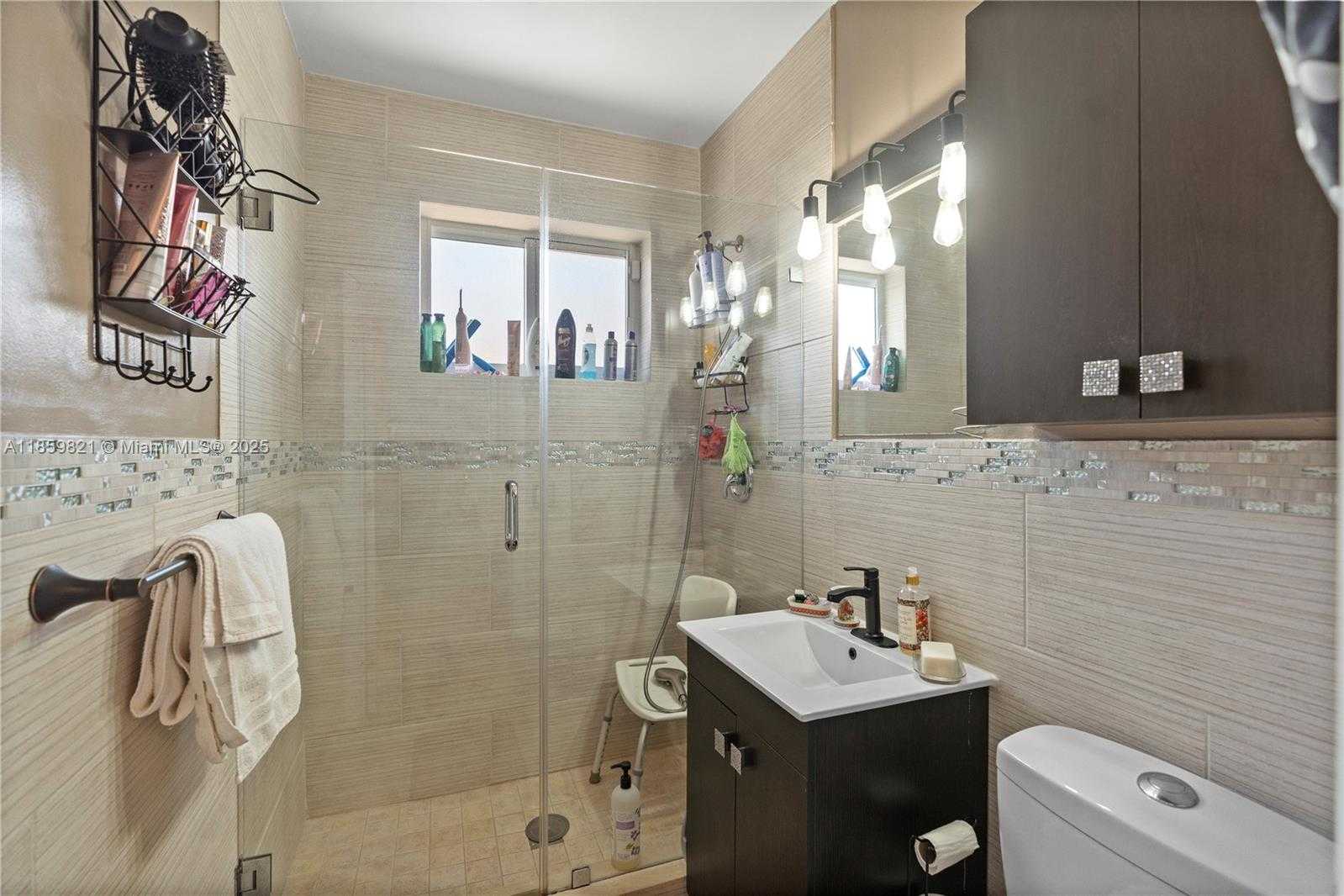 Small Image of 7528 HISPANOLA AVE, North Bay Village Number 34