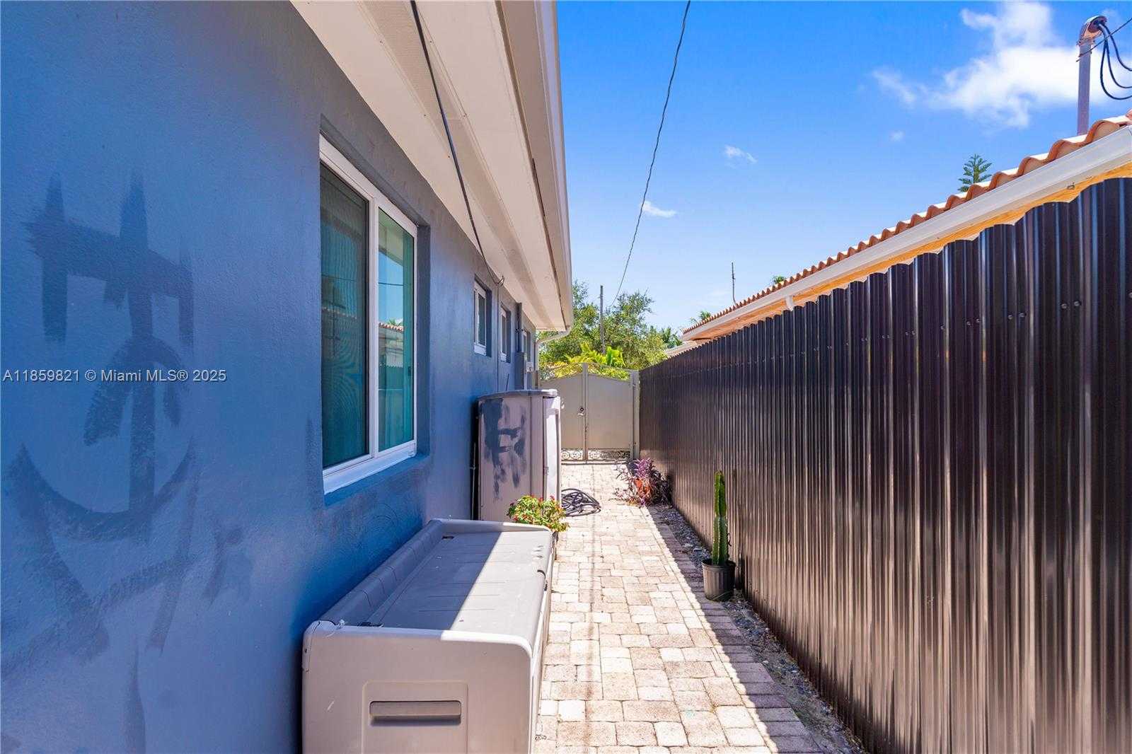 Small Image of 7528 HISPANOLA AVE, North Bay Village Number 42