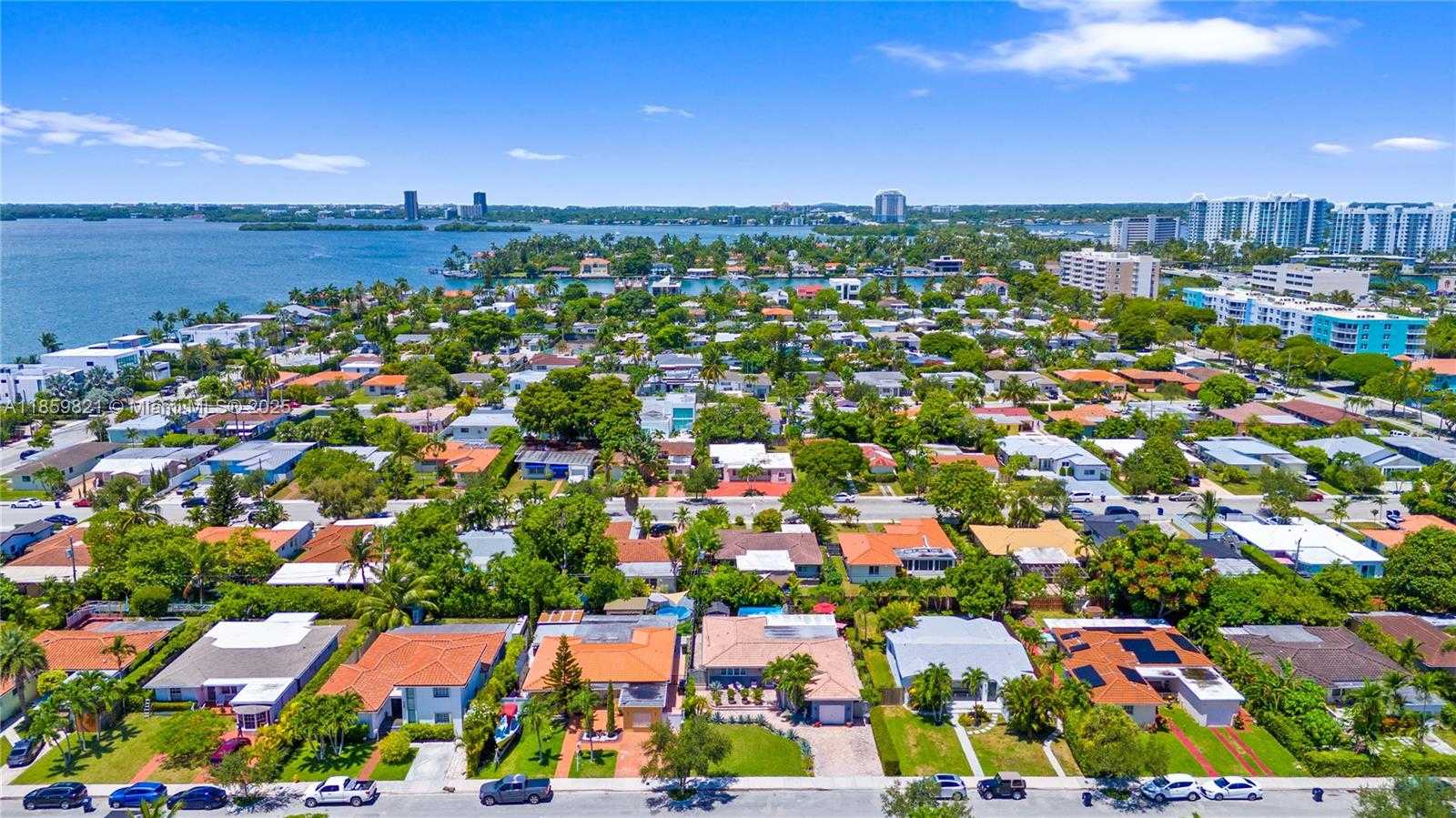 Small Image of 7528 HISPANOLA AVE, North Bay Village Number 47