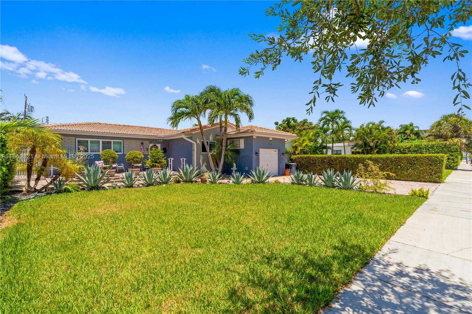 Small Image of 7528 HISPANOLA AVE, North Bay Village Number 6