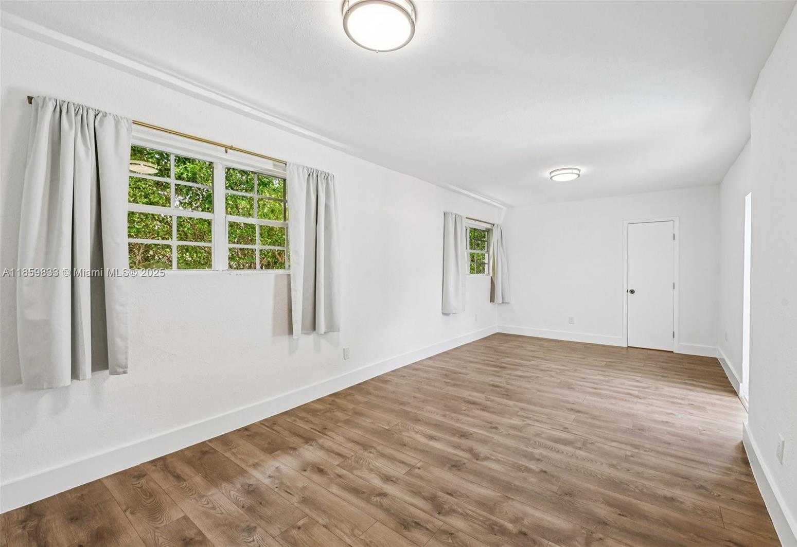 Small Image of 12630 NORTH EAST MIAMI PL, North Miami Number 22