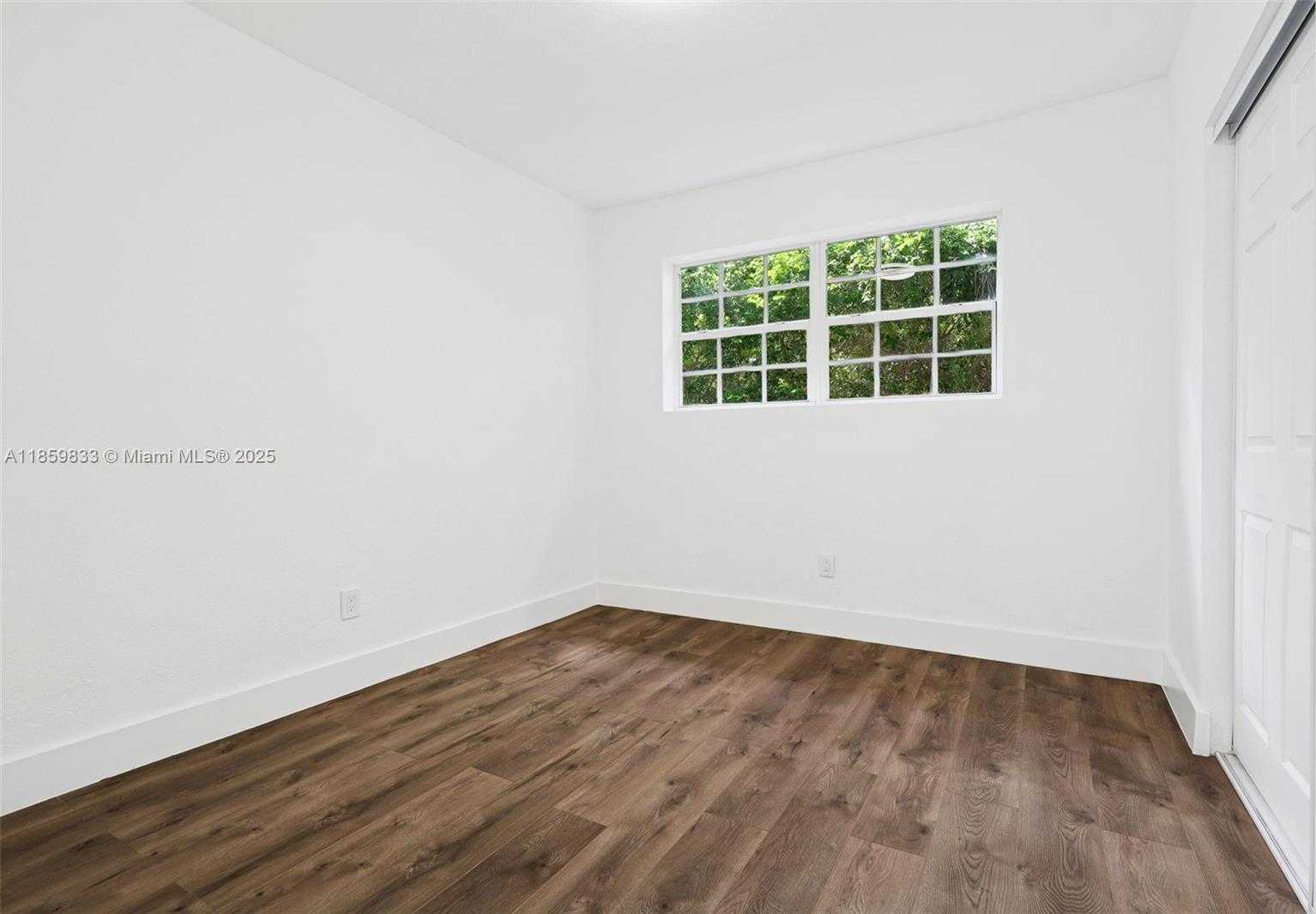 Small Image of 12630 NORTH EAST MIAMI PL, North Miami Number 27