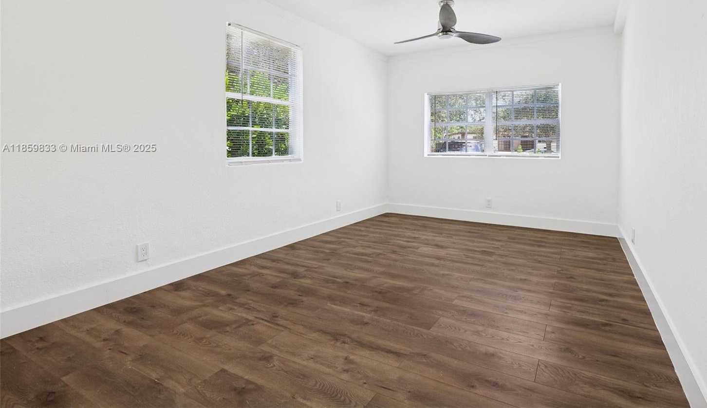 Small Image of 12630 NORTH EAST MIAMI PL, North Miami Number 29