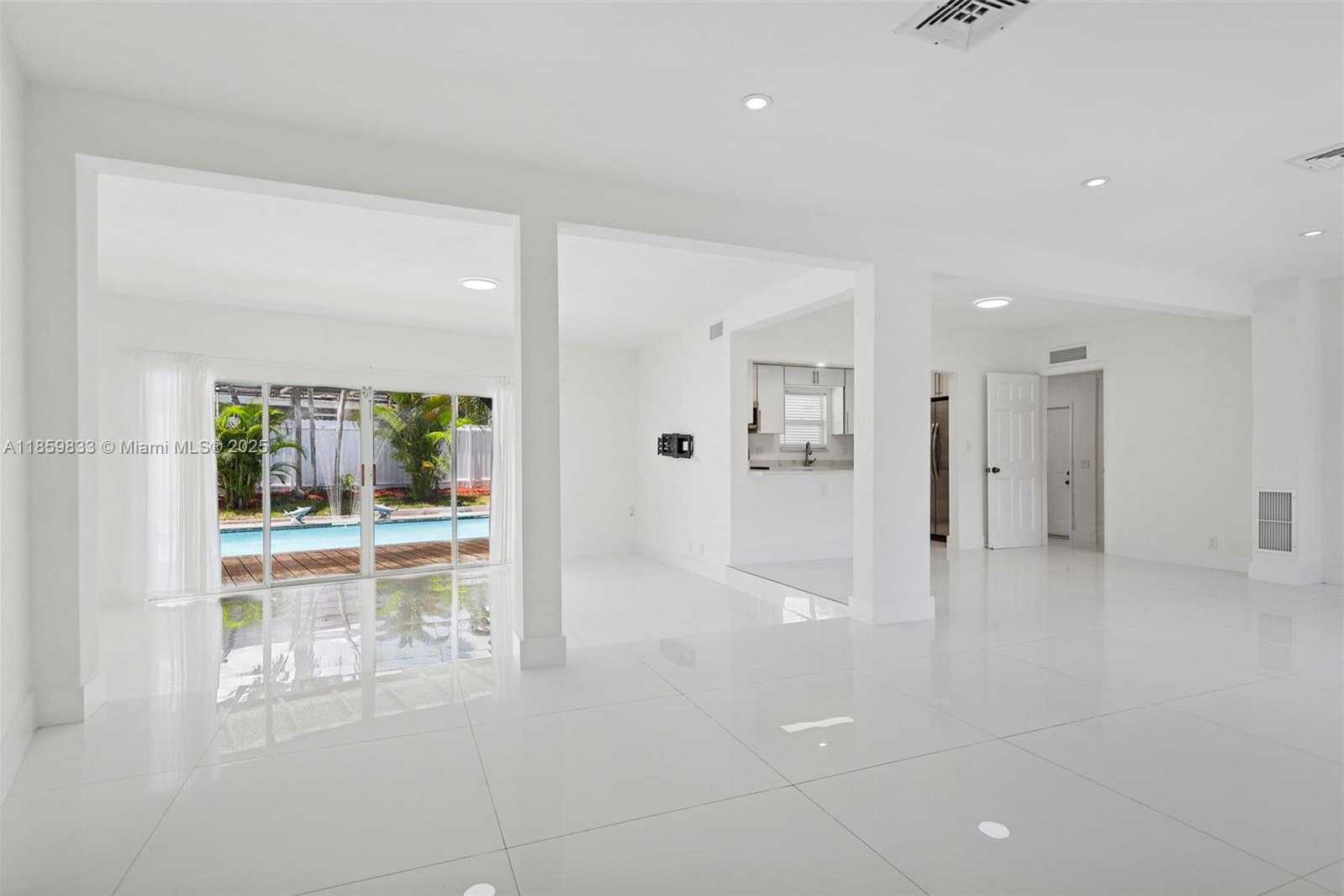 Small Image of 12630 NORTH EAST MIAMI PL, North Miami Number 7