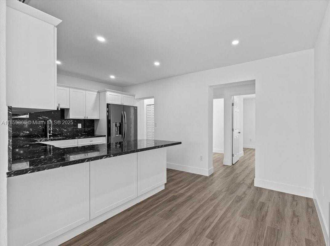 Small Image of 528 WEST 45TH PL, Hialeah Number 15
