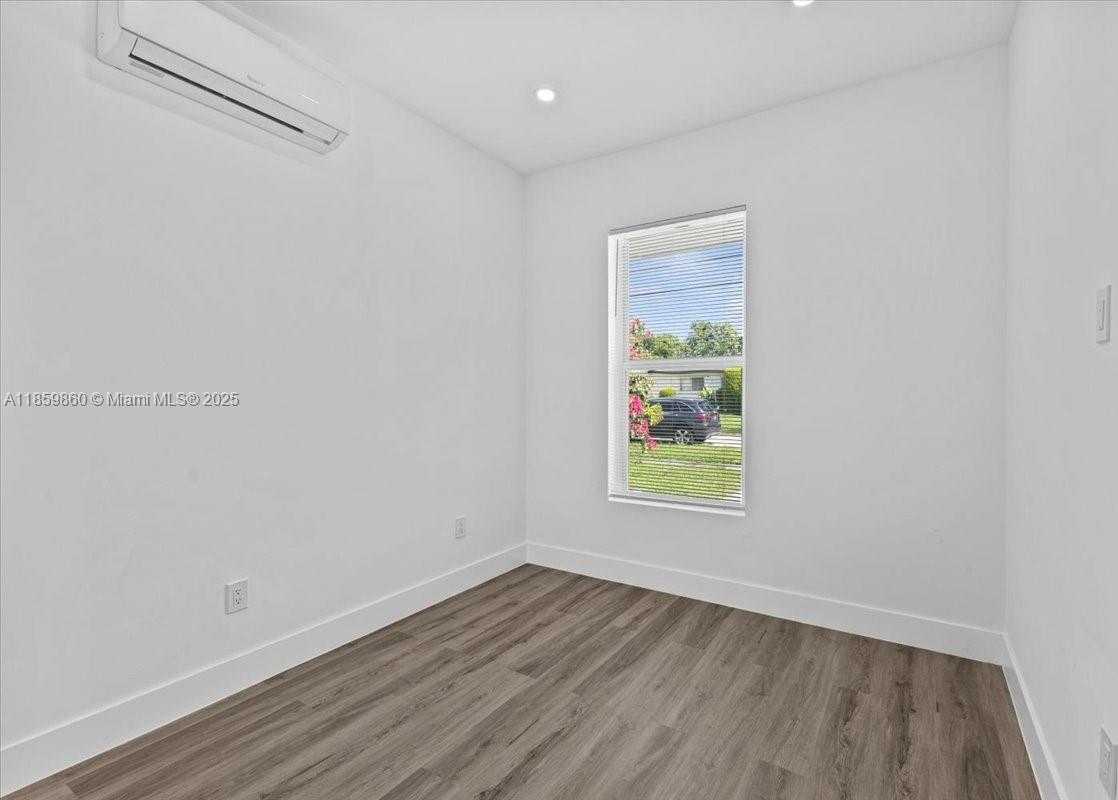 Small Image of 528 WEST 45TH PL, Hialeah Number 24