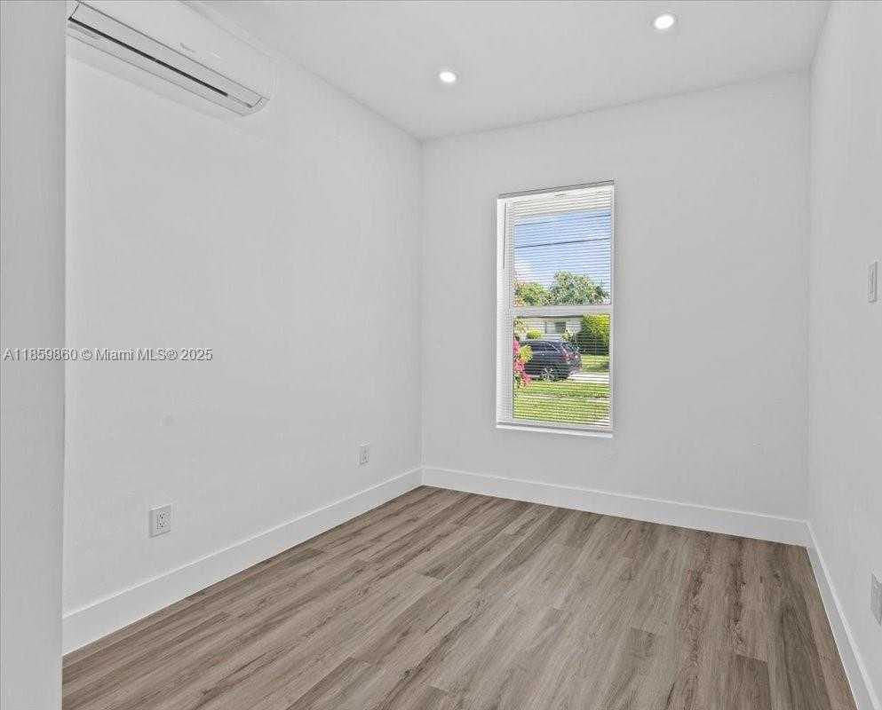 Small Image of 528 WEST 45TH PL, Hialeah Number 25