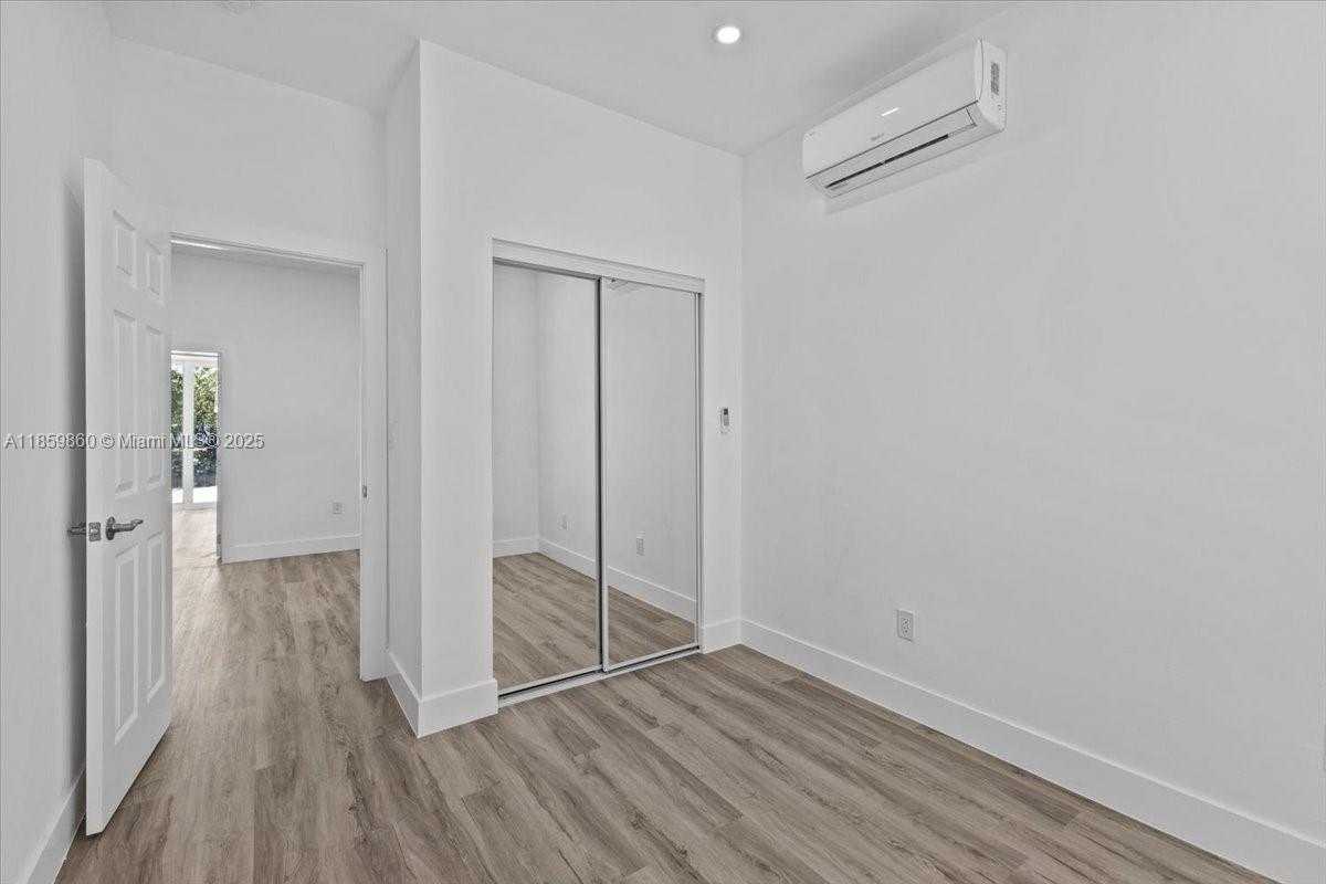 Small Image of 528 WEST 45TH PL, Hialeah Number 26
