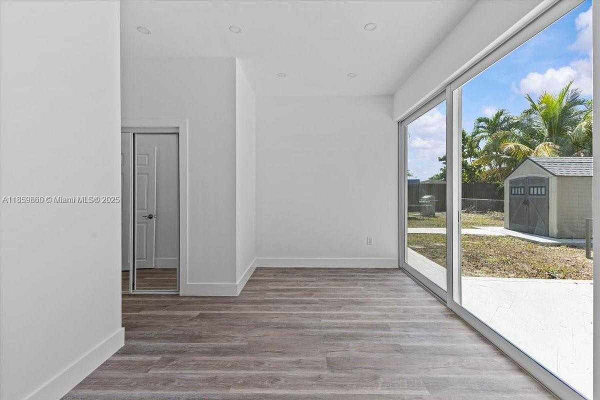 Small Image of 528 WEST 45TH PL, Hialeah Number 30