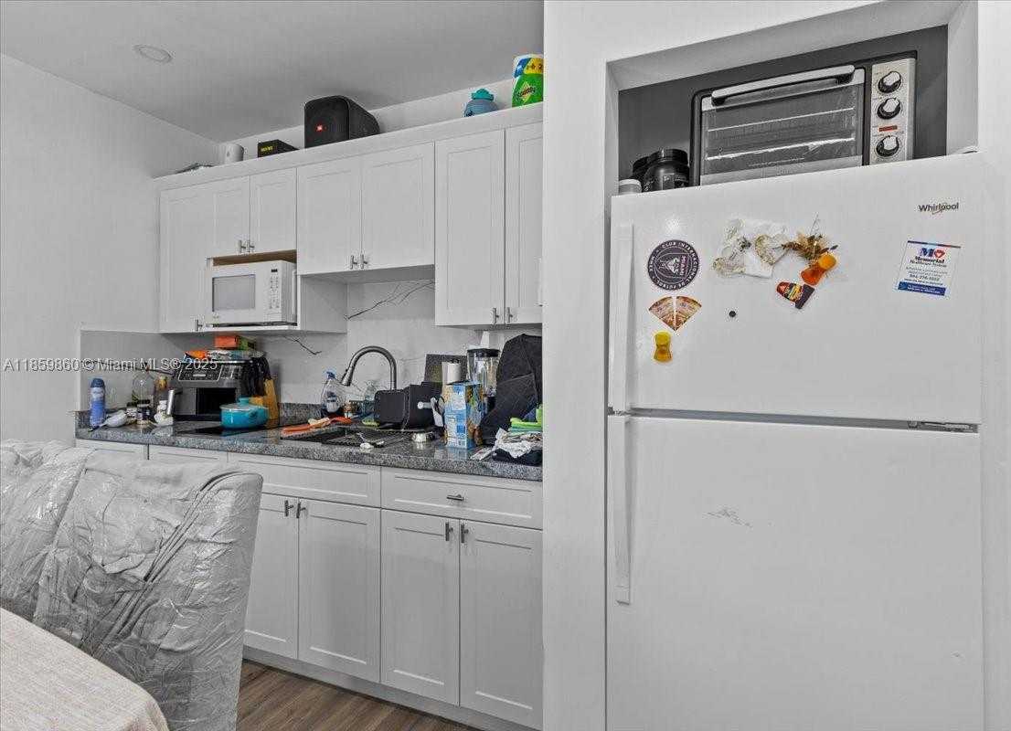 Small Image of 528 WEST 45TH PL, Hialeah Number 42