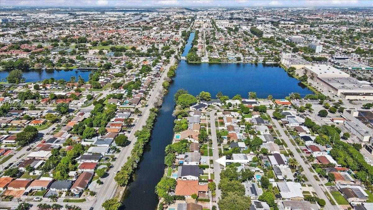Small Image of 528 WEST 45TH PL, Hialeah Number 6