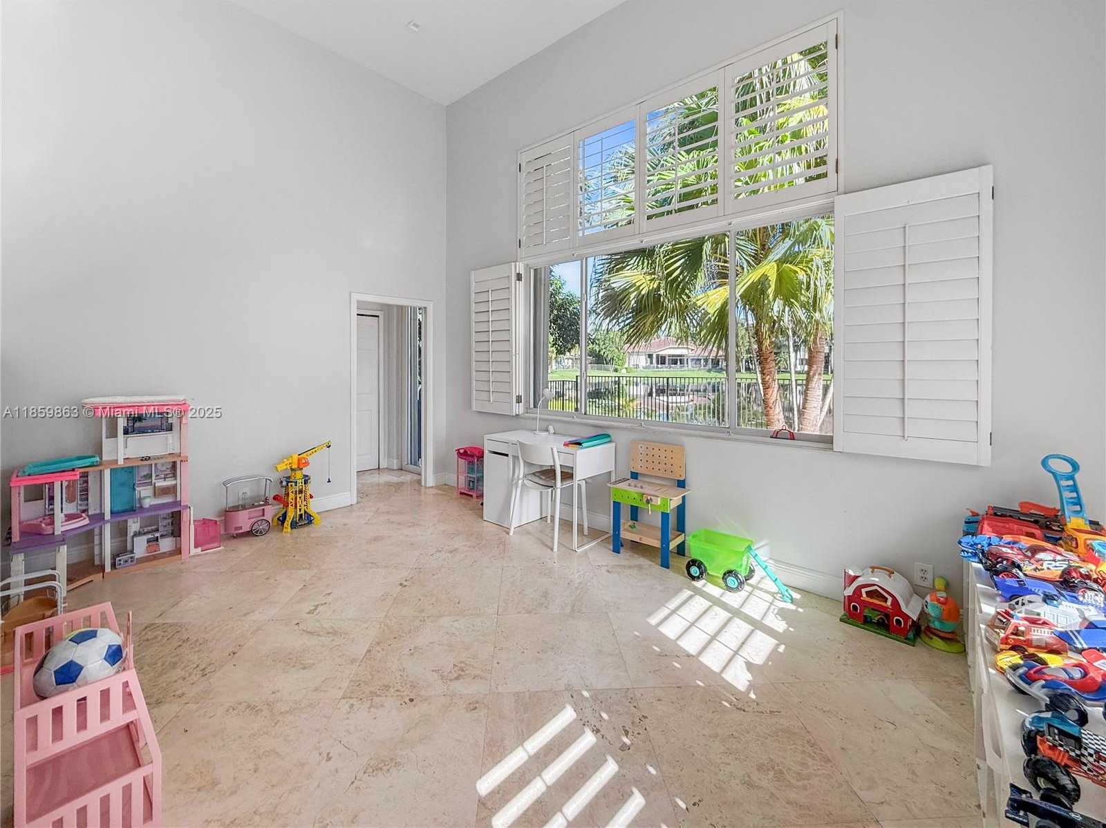 Small Image of 2514 POINCIANA DR, Weston Number 18