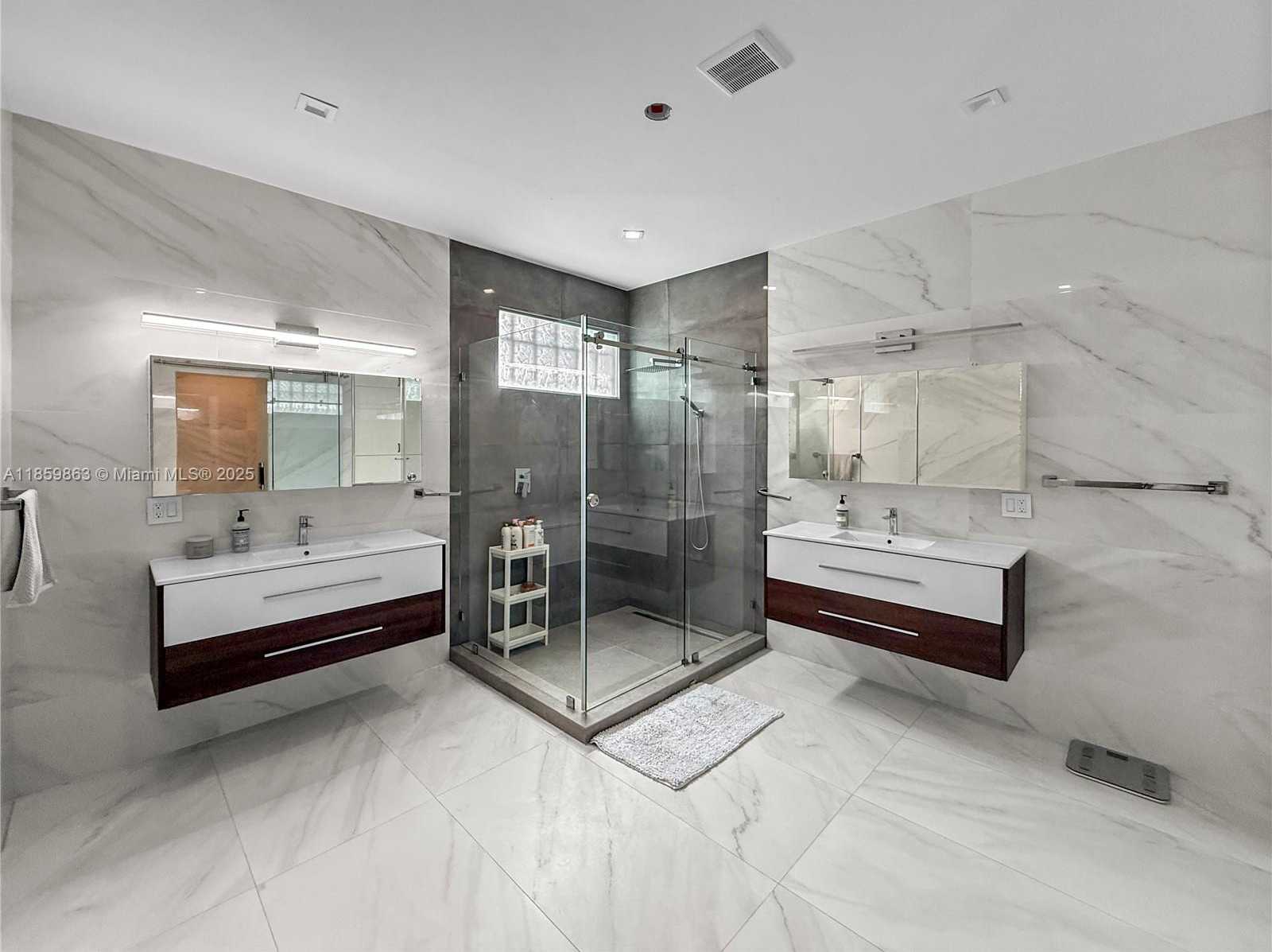 Small Image of 2514 POINCIANA DR, Weston Number 32