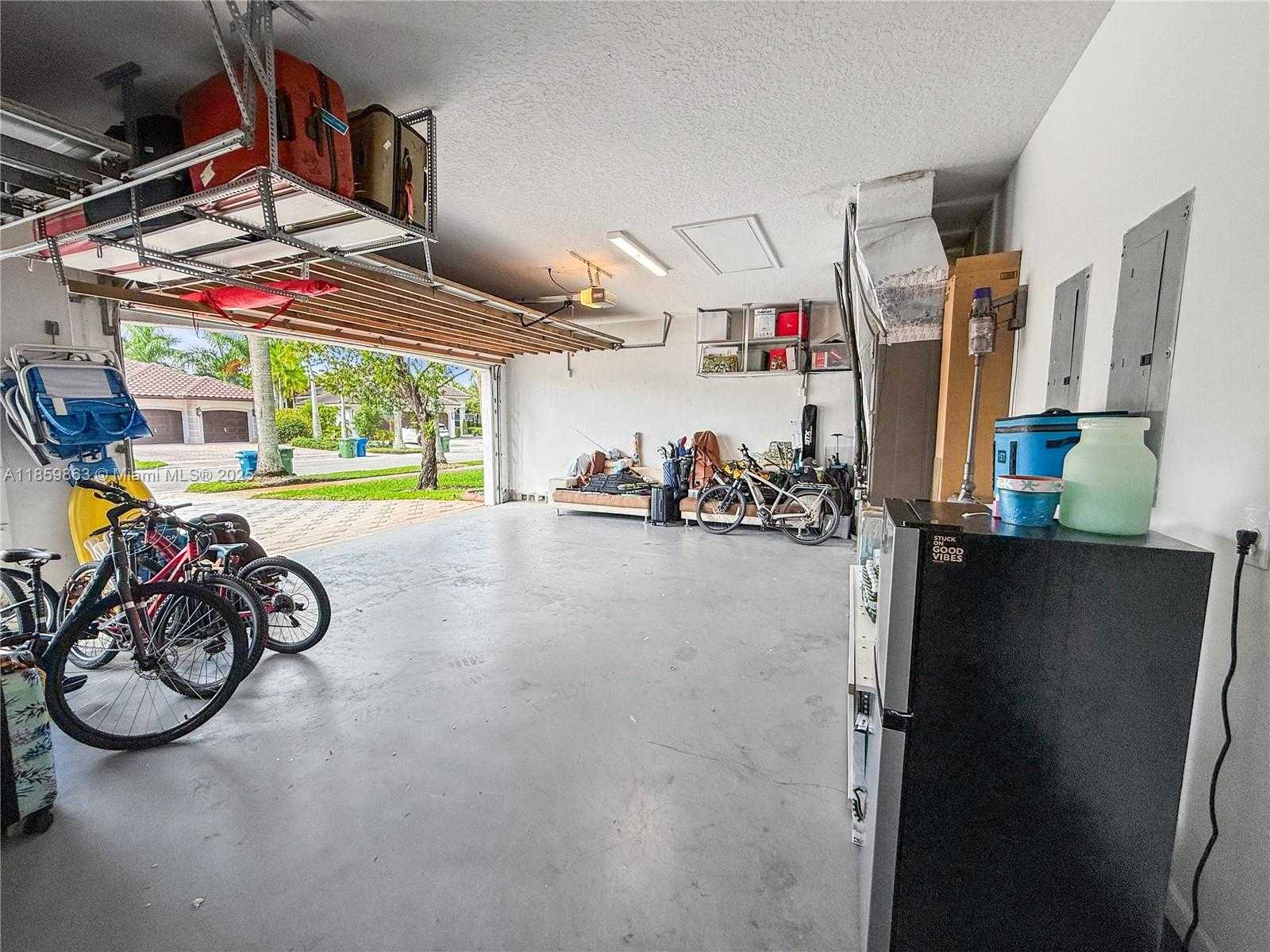 Small Image of 2514 POINCIANA DR, Weston Number 69