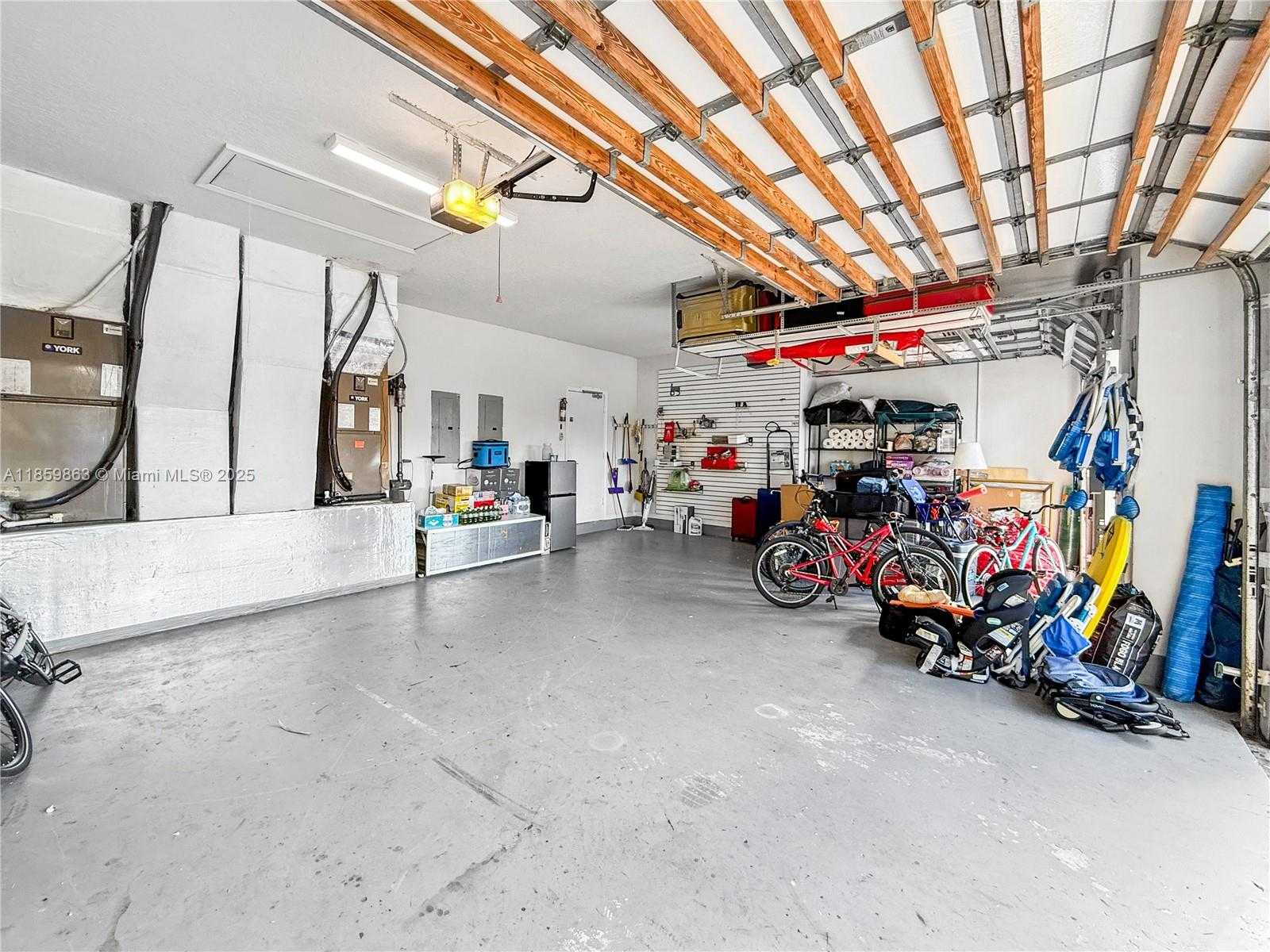 Small Image of 2514 POINCIANA DR, Weston Number 70