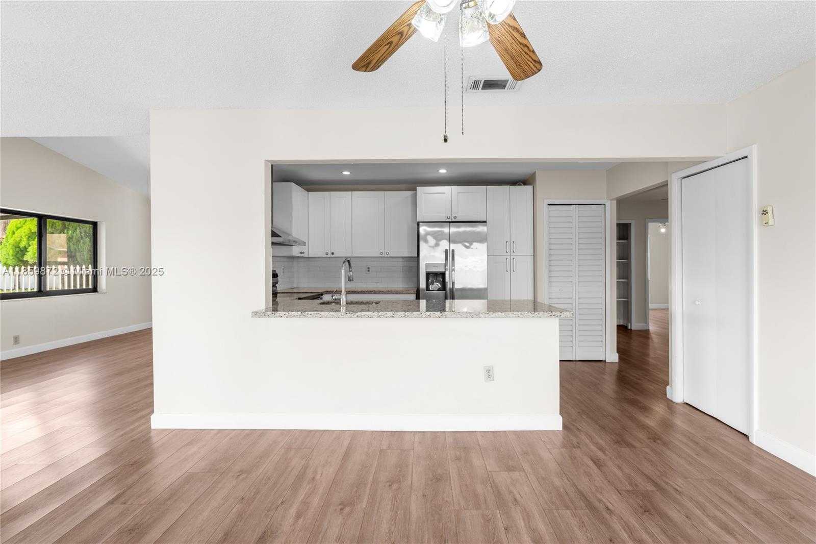 Small Image of 9837 SOUTH WEST 7TH ST, Miami Number 21