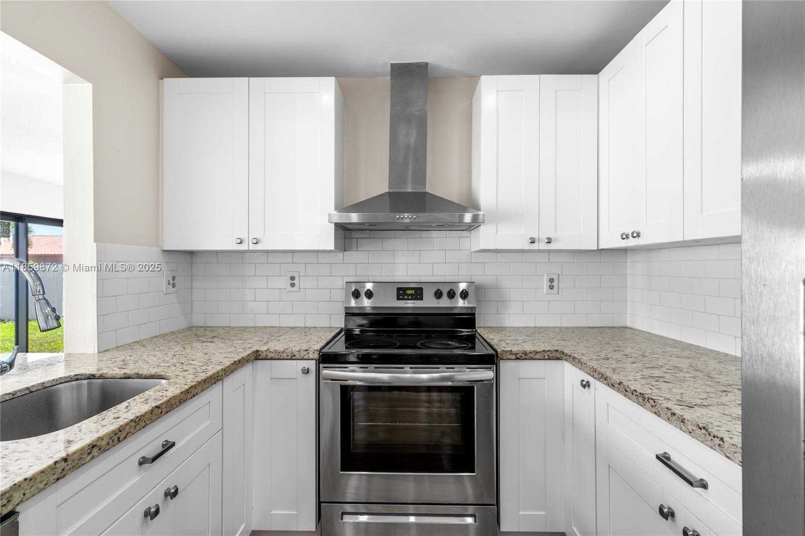 Small Image of 9837 SOUTH WEST 7TH ST, Miami Number 27