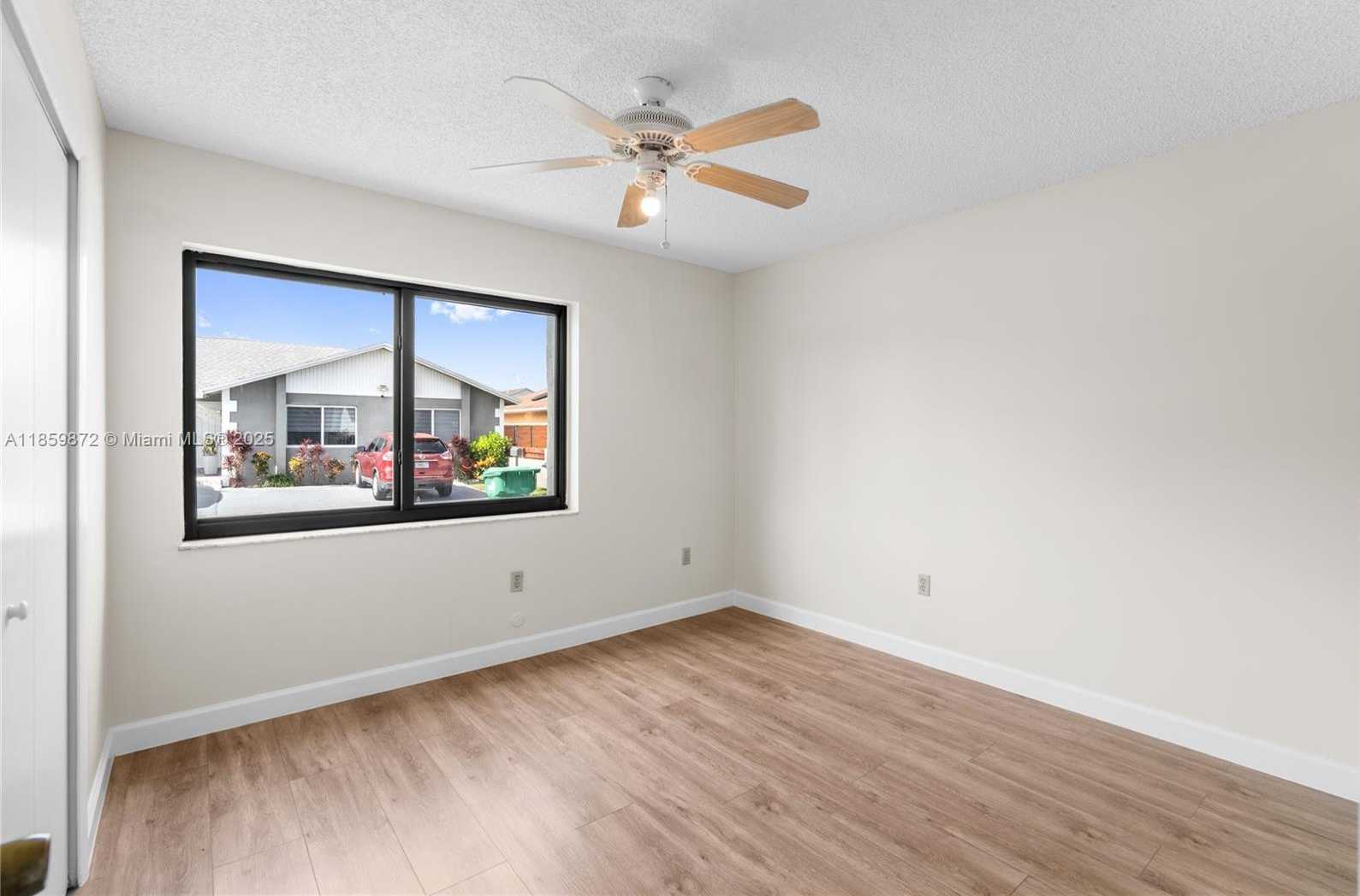 Small Image of 9837 SOUTH WEST 7TH ST, Miami Number 46