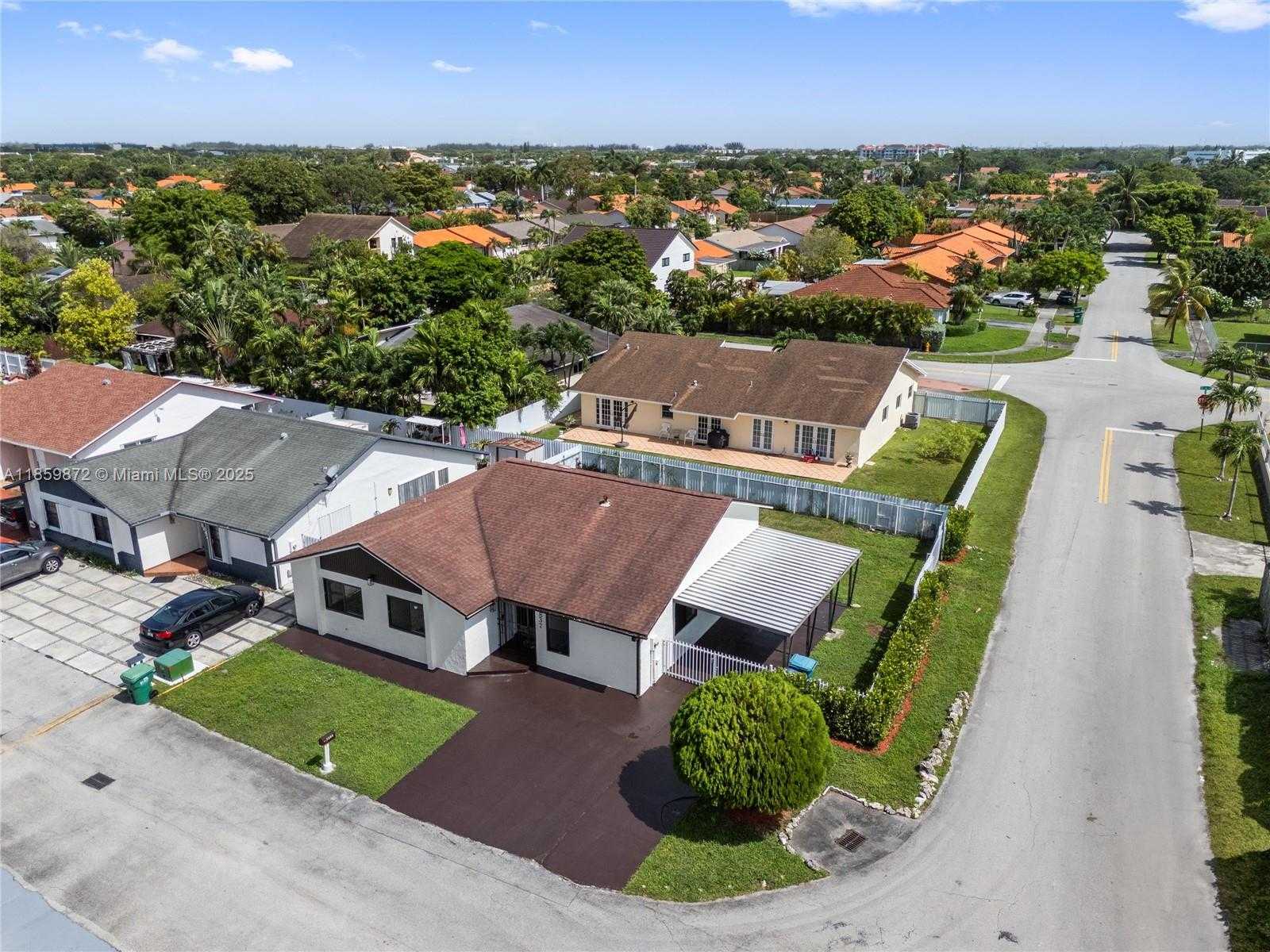 Small Image of 9837 SOUTH WEST 7TH ST, Miami Number 5