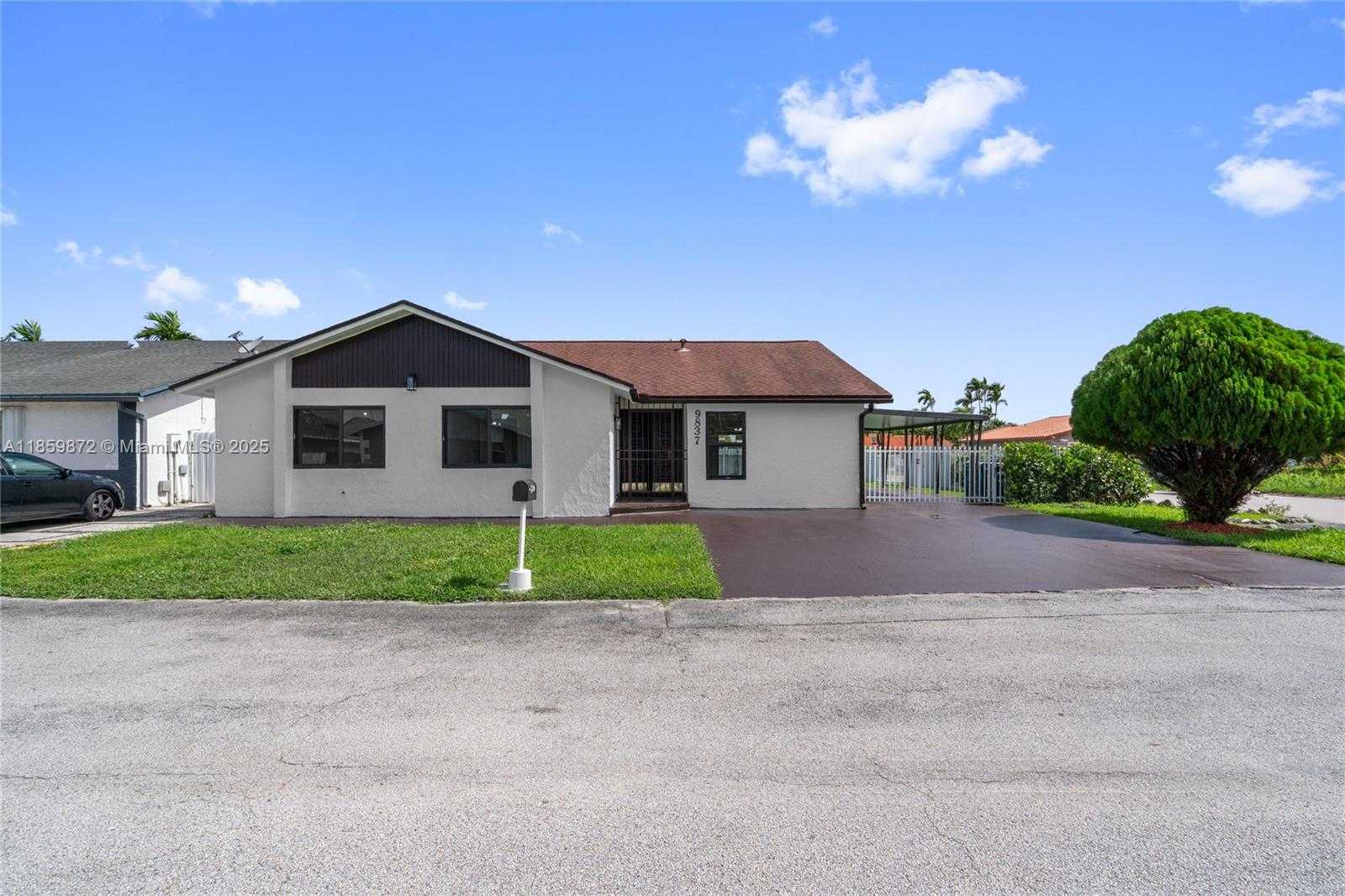 Small Image of 9837 SOUTH WEST 7TH ST, Miami Number 53