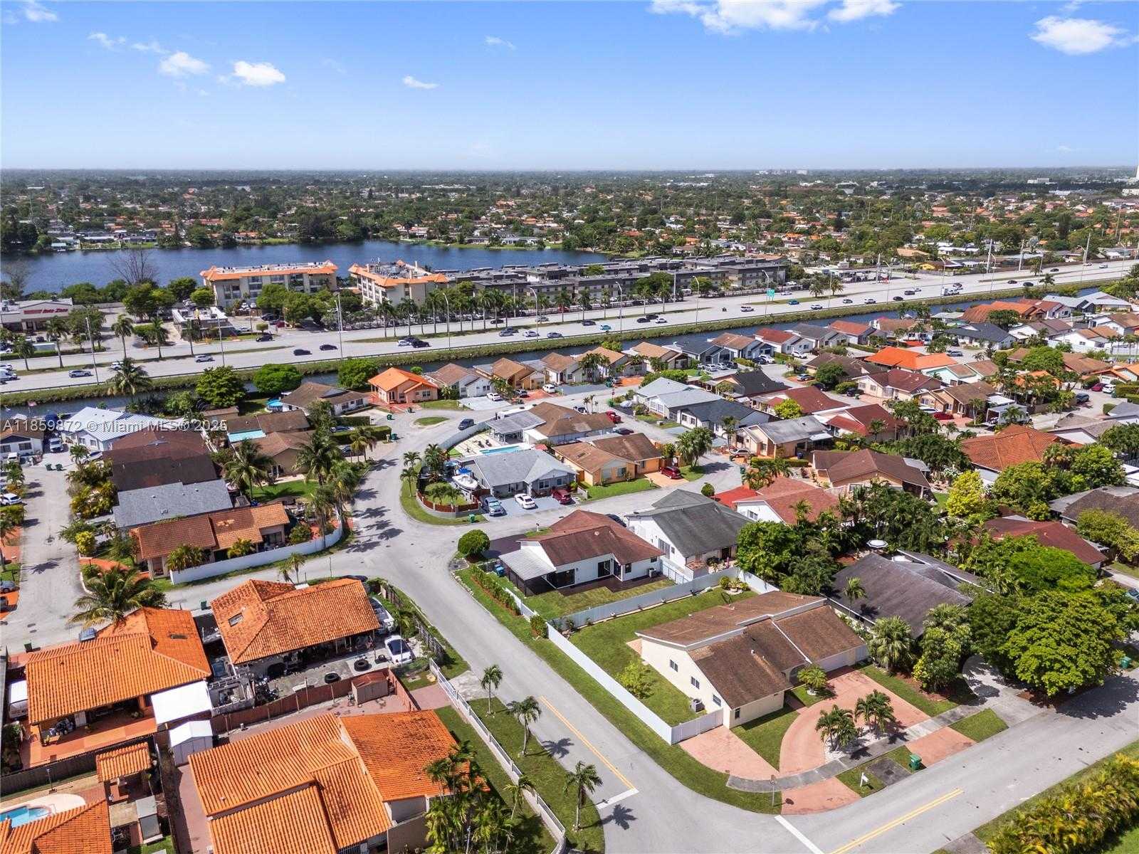 Small Image of 9837 SOUTH WEST 7TH ST, Miami Number 57