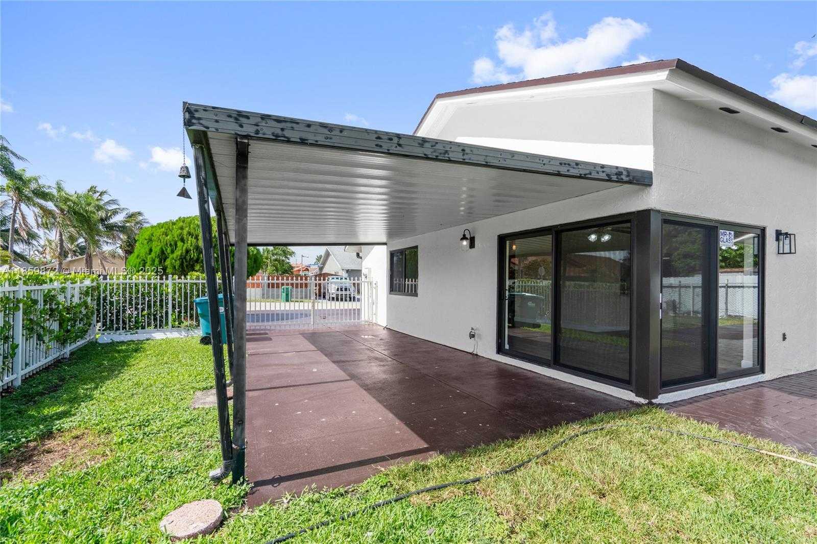 Small Image of 9837 SOUTH WEST 7TH ST, Miami Number 7