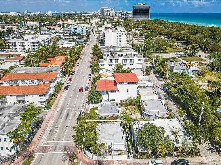 Small Image of 8101 HARDING AVE, Miami Beach Number 13