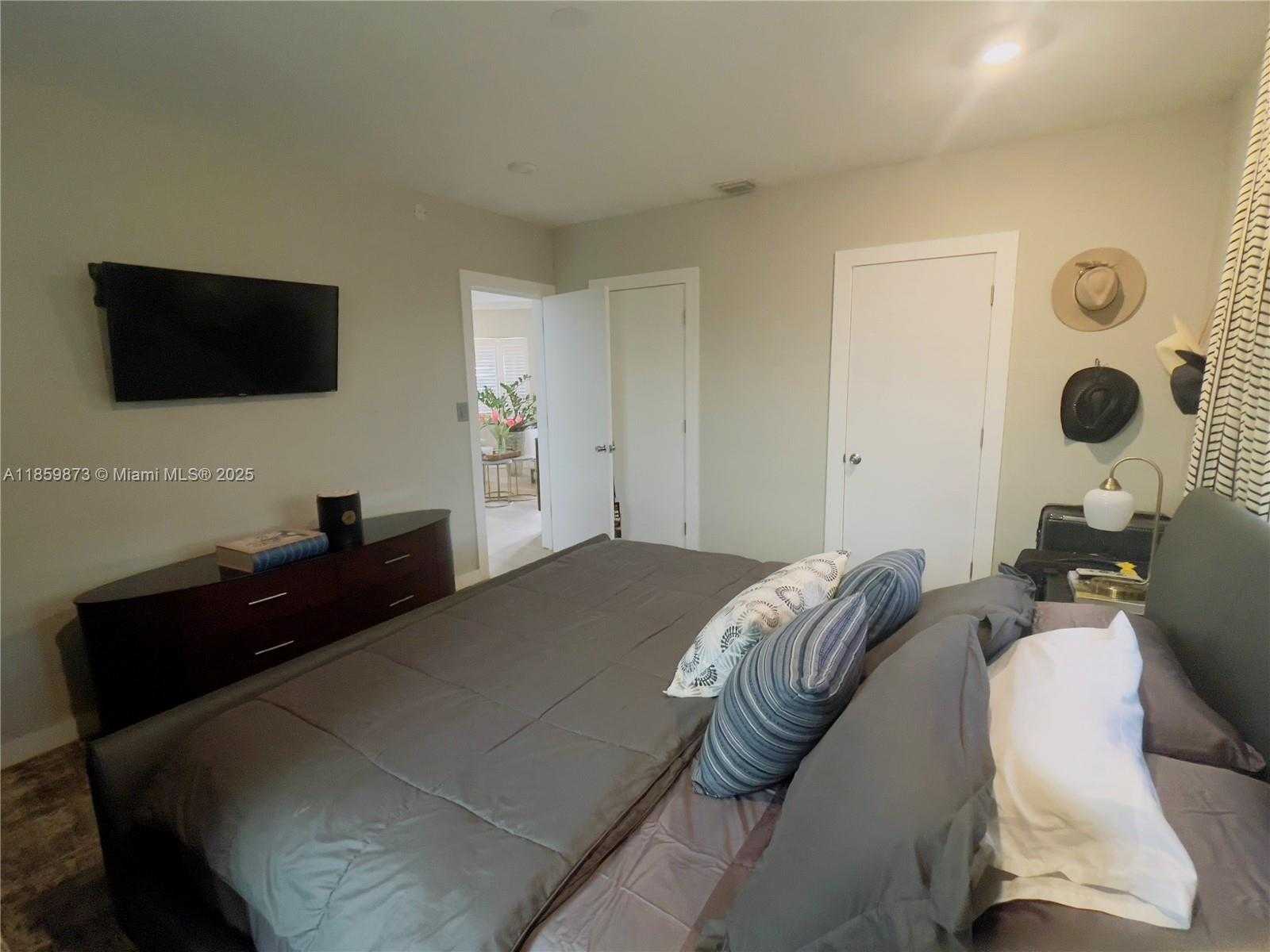 Small Image of 8101 HARDING AVE, Miami Beach Number 8