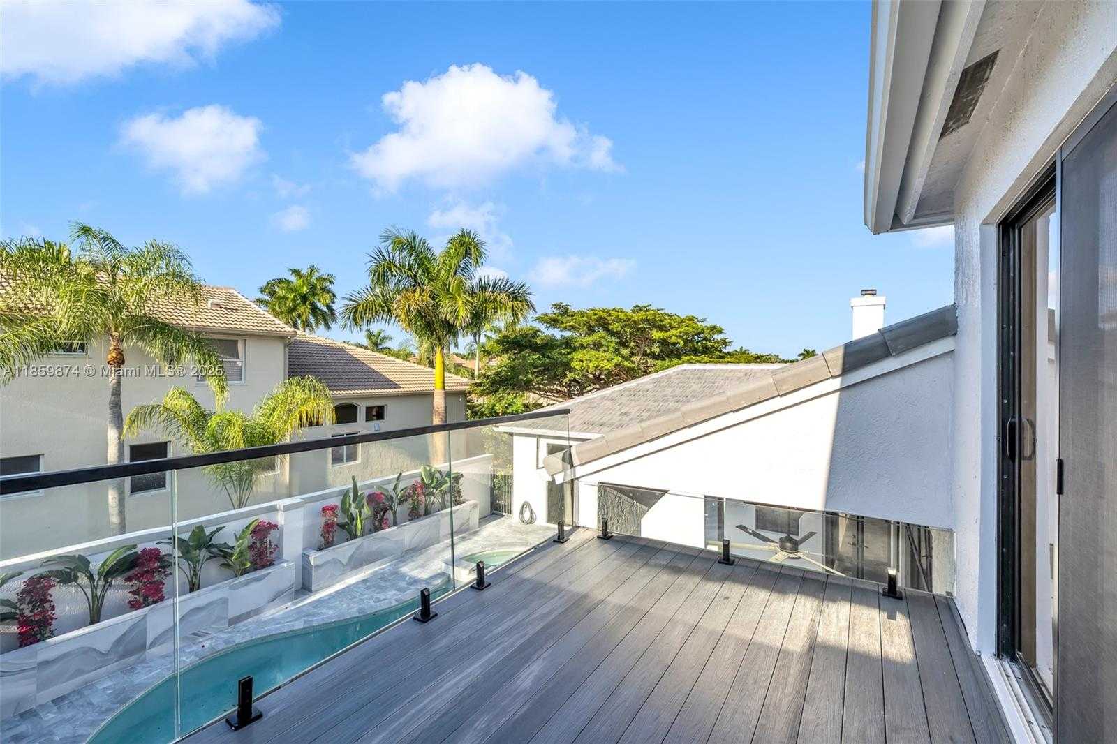 Small Image of 2530 MONTCLAIRE CIR, Weston Number 23