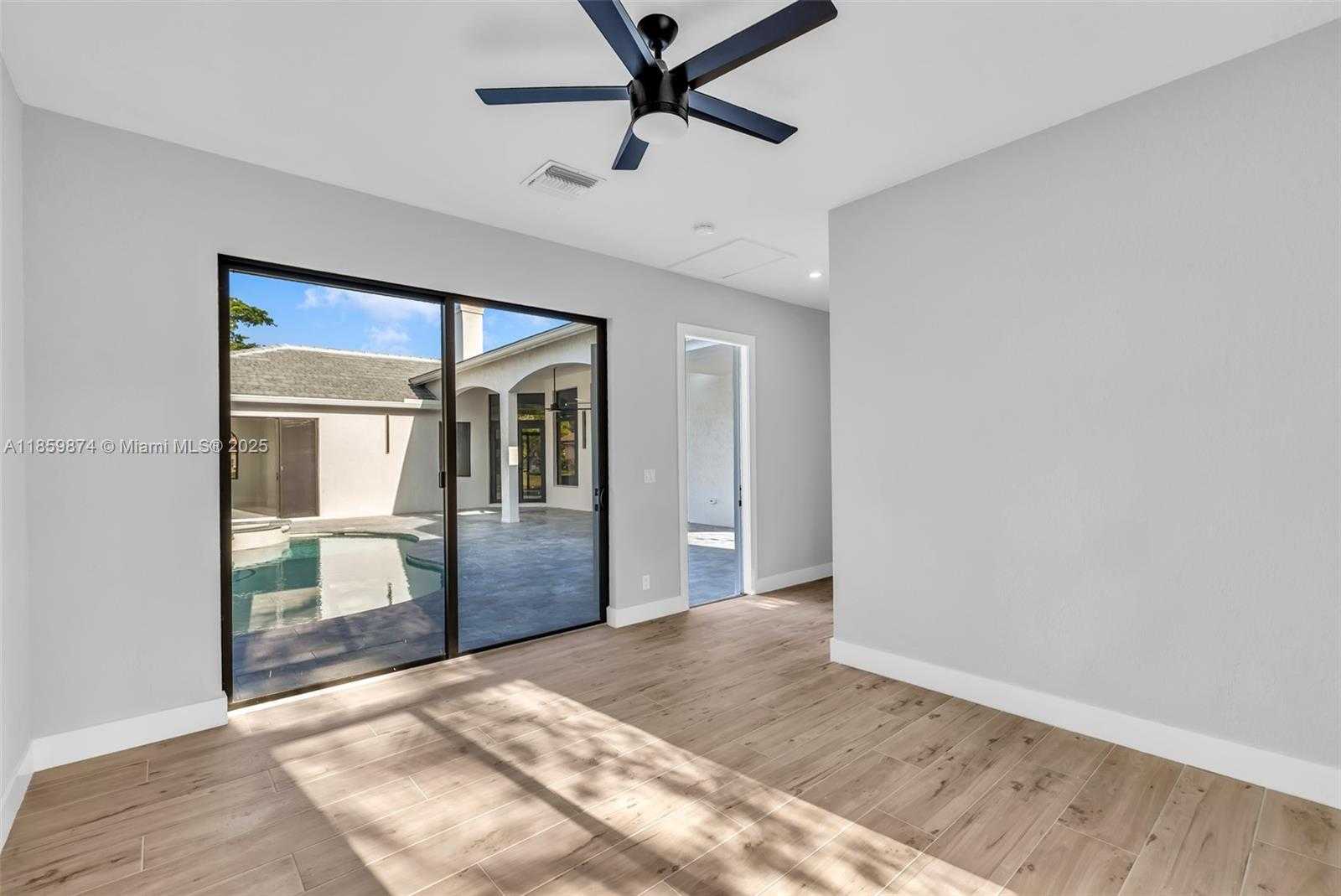 Small Image of 2530 MONTCLAIRE CIR, Weston Number 26
